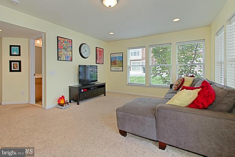 BRAMBLETON LANDBAY 2 - Residential Lease