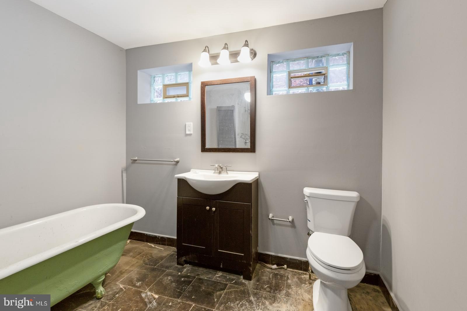 OLDE KENSINGTON - Residential Lease