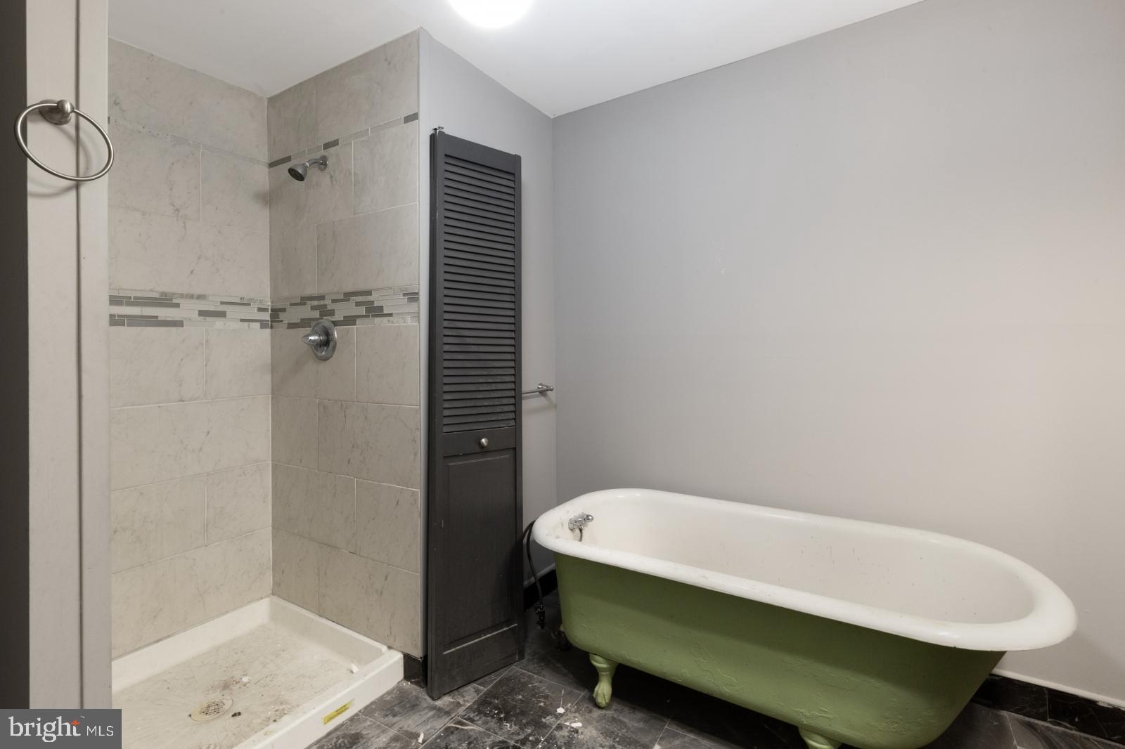 OLDE KENSINGTON - Residential Lease