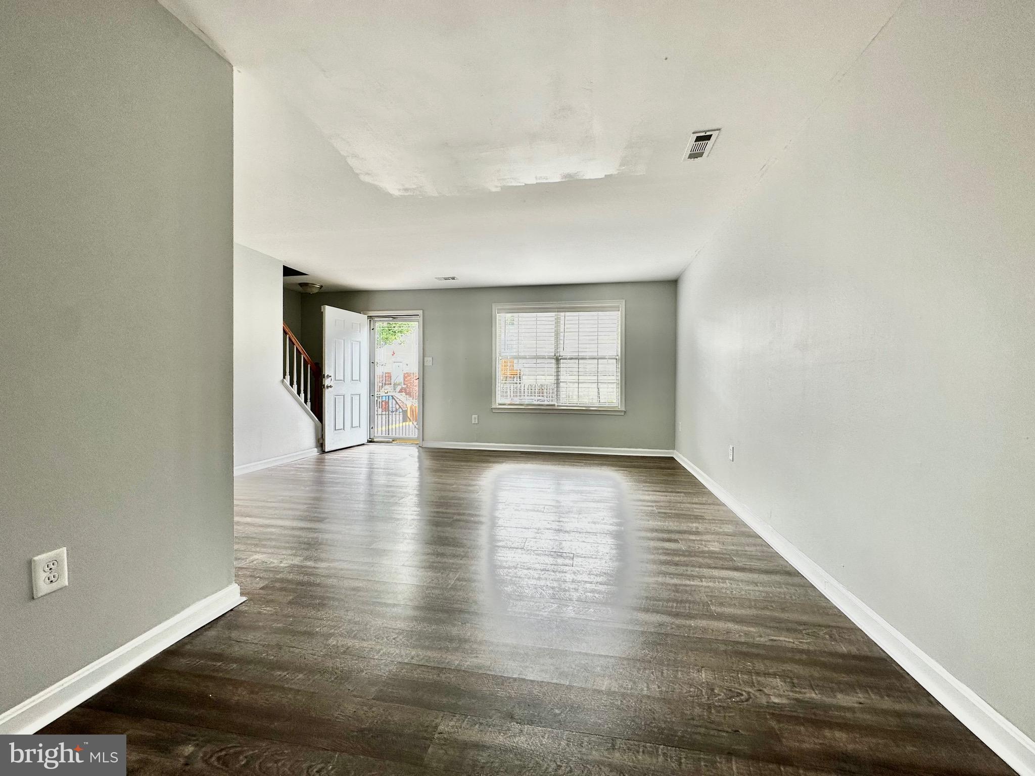 SUNNINGDALE MEADOWS - Residential Lease