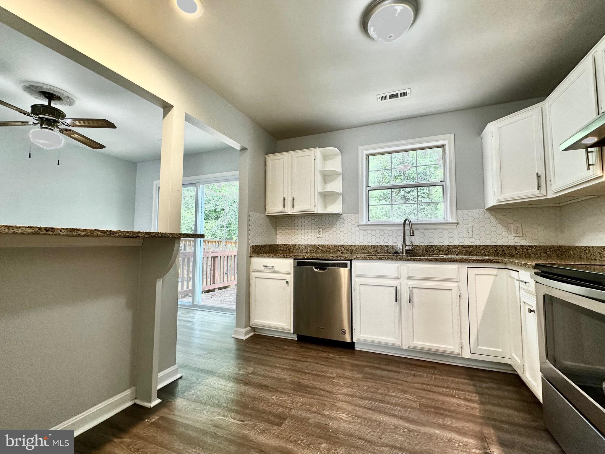 SUNNINGDALE MEADOWS - Residential Lease