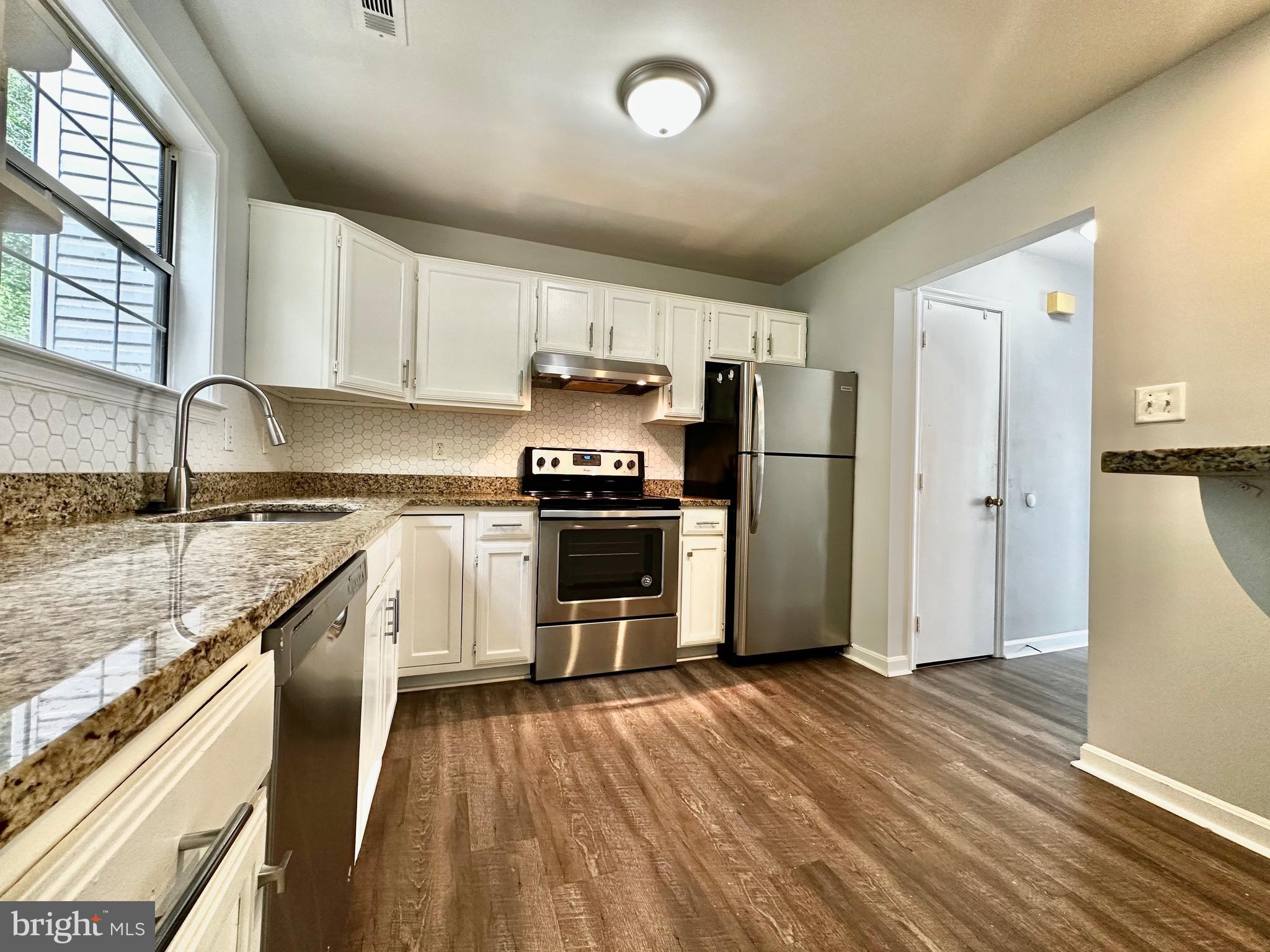 SUNNINGDALE MEADOWS - Residential Lease