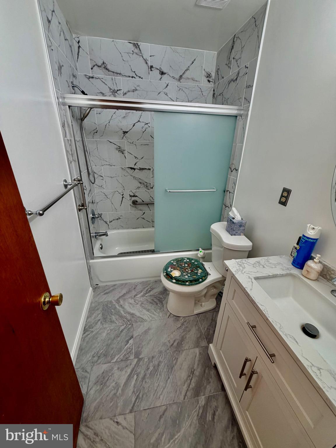 WHITFIELD GARDENS - Residential