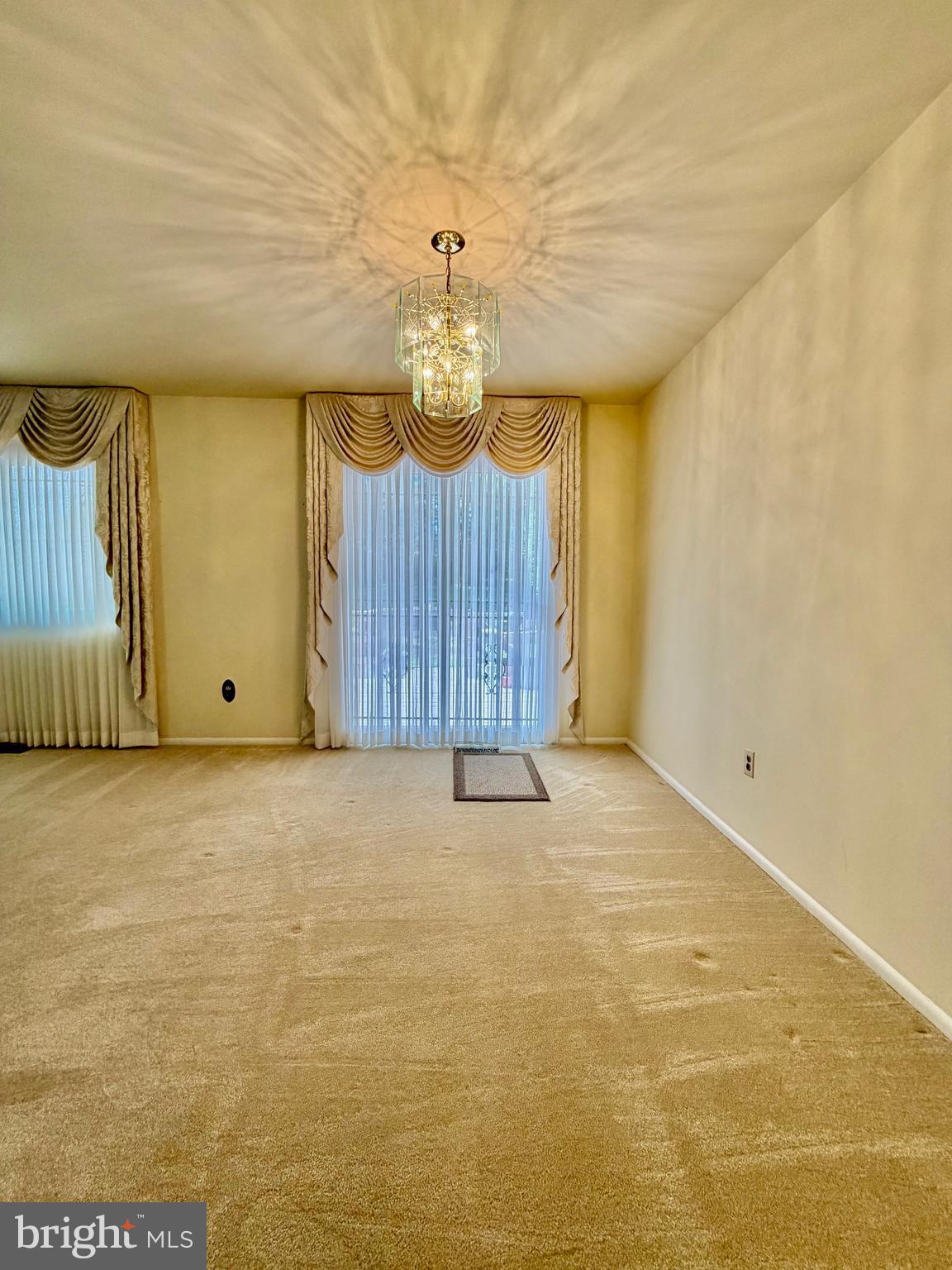 WHITFIELD GARDENS - Residential