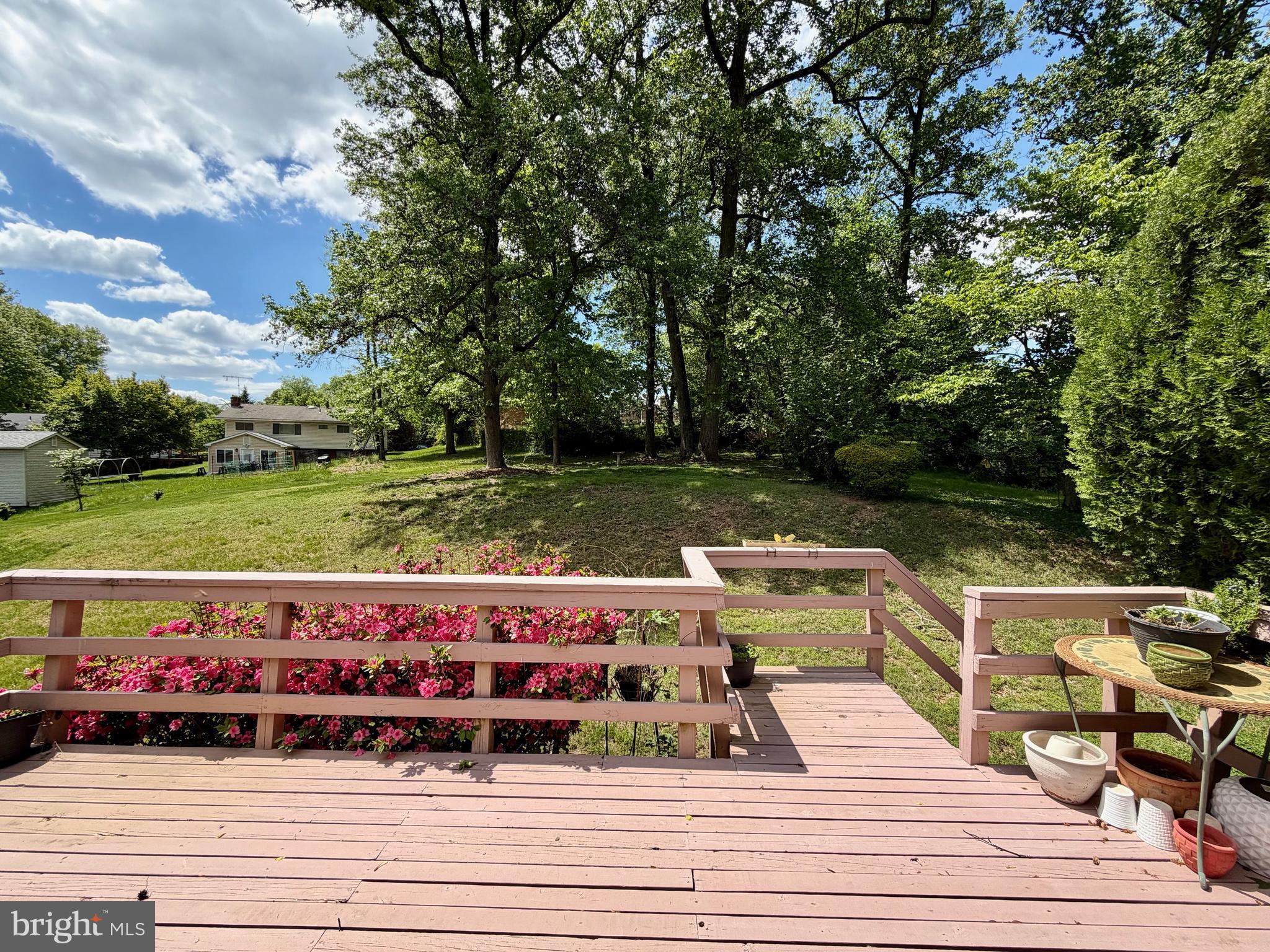 WHITFIELD GARDENS - Residential