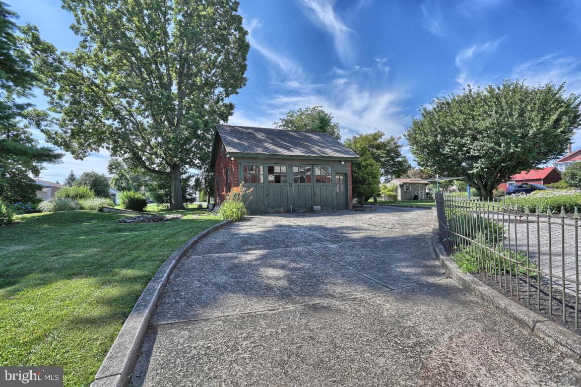 NEW HOLLAND BOROUGH - Residential