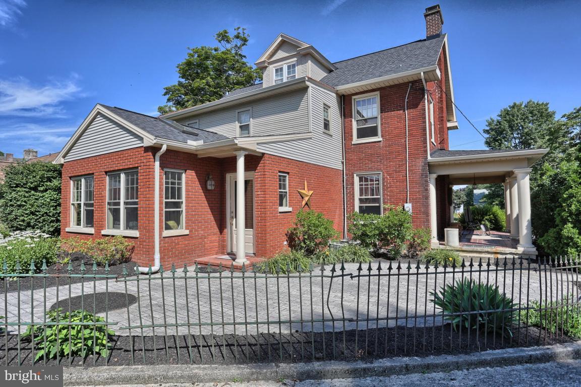 NEW HOLLAND BOROUGH - Residential