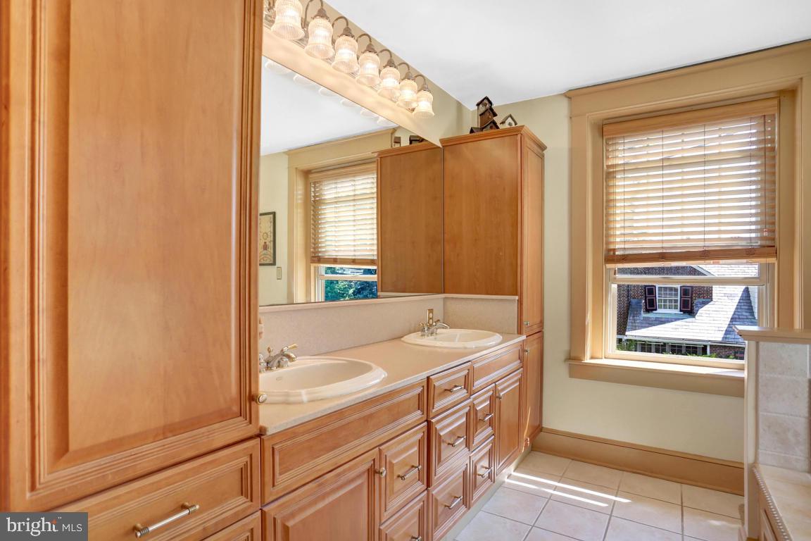 NEW HOLLAND BOROUGH - Residential