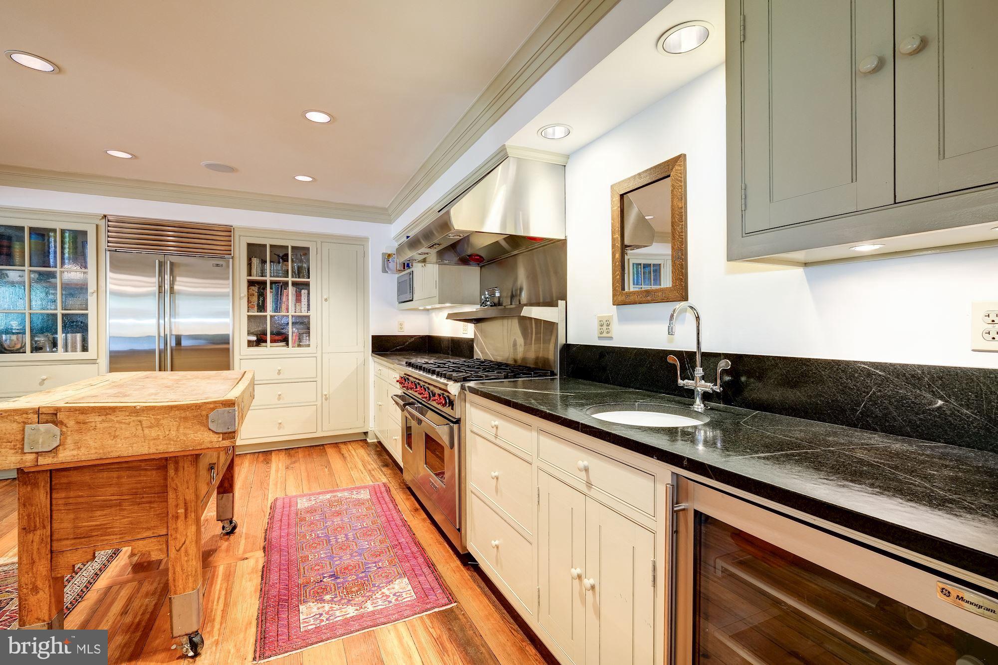 SHIRLEY WOODS - Residential