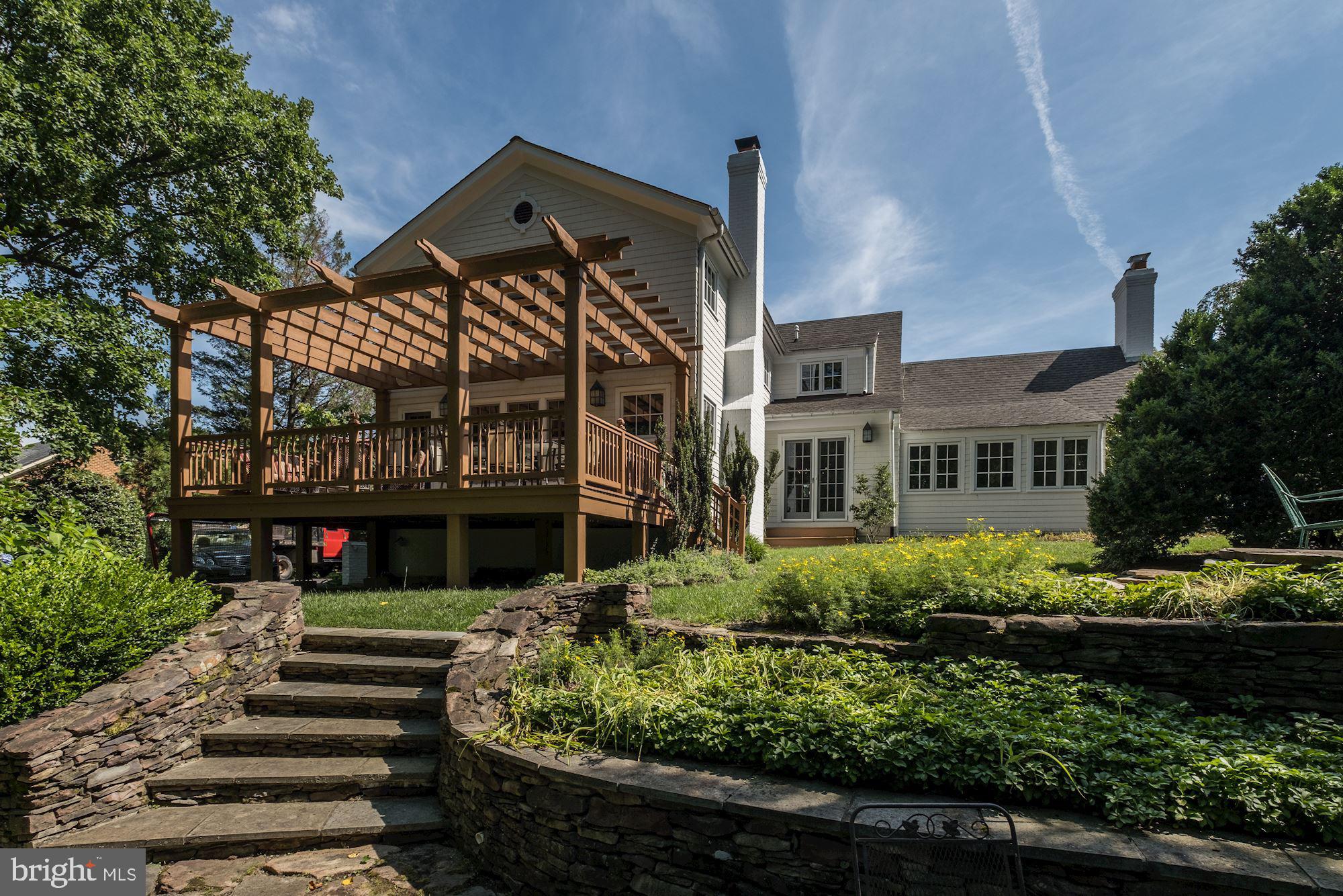 SHIRLEY WOODS - Residential