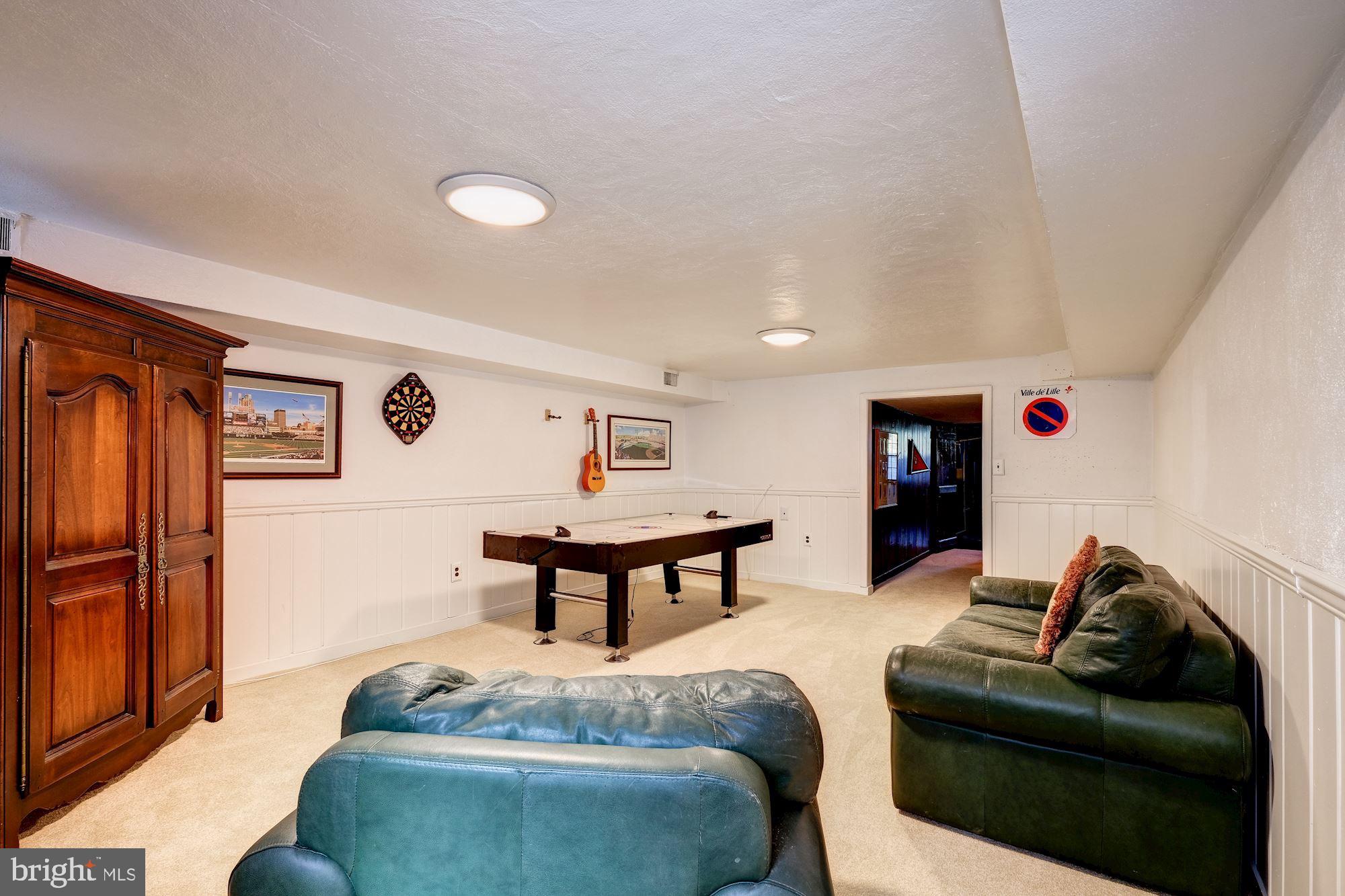 SHIRLEY WOODS - Residential