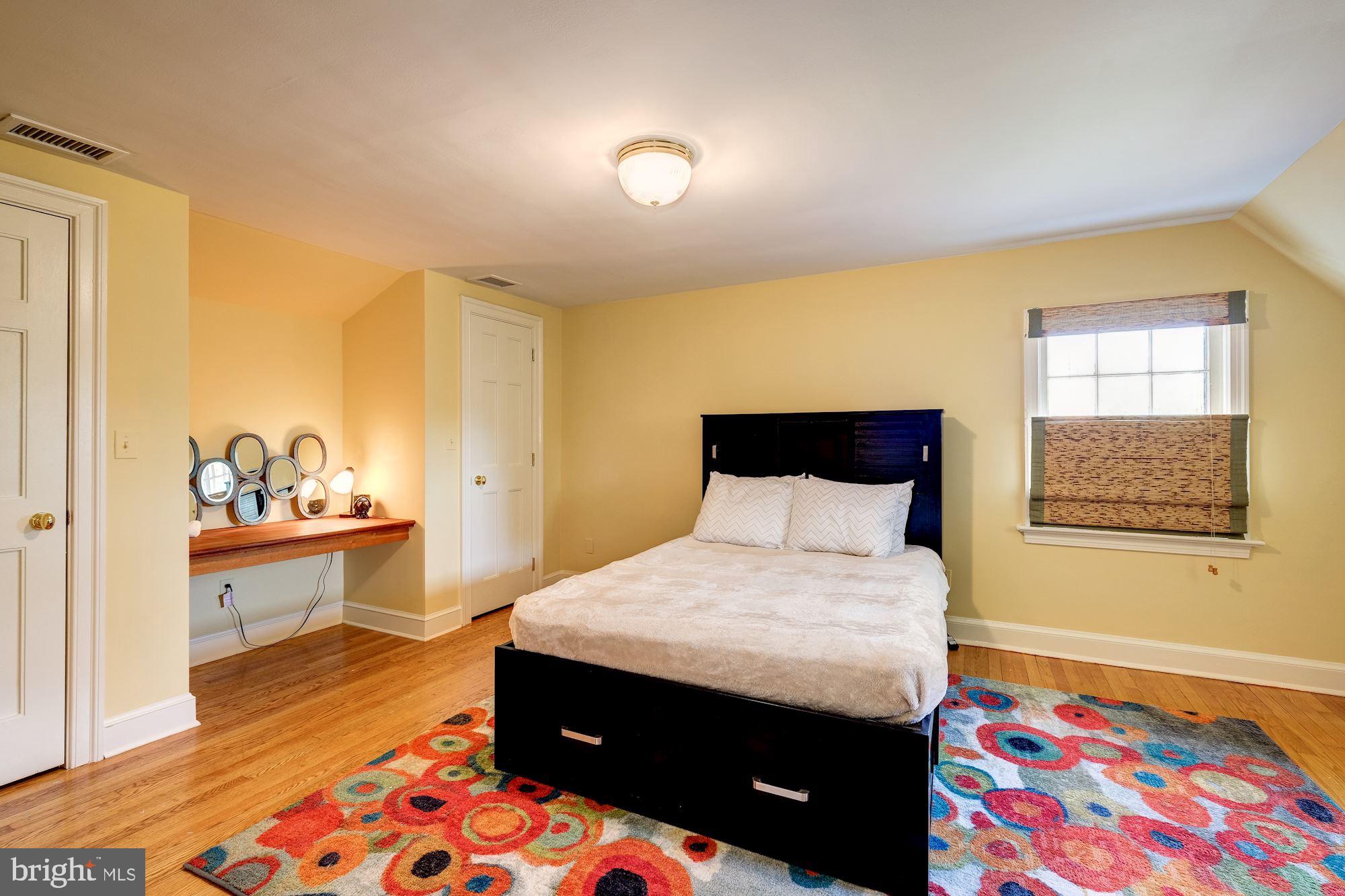 SHIRLEY WOODS - Residential