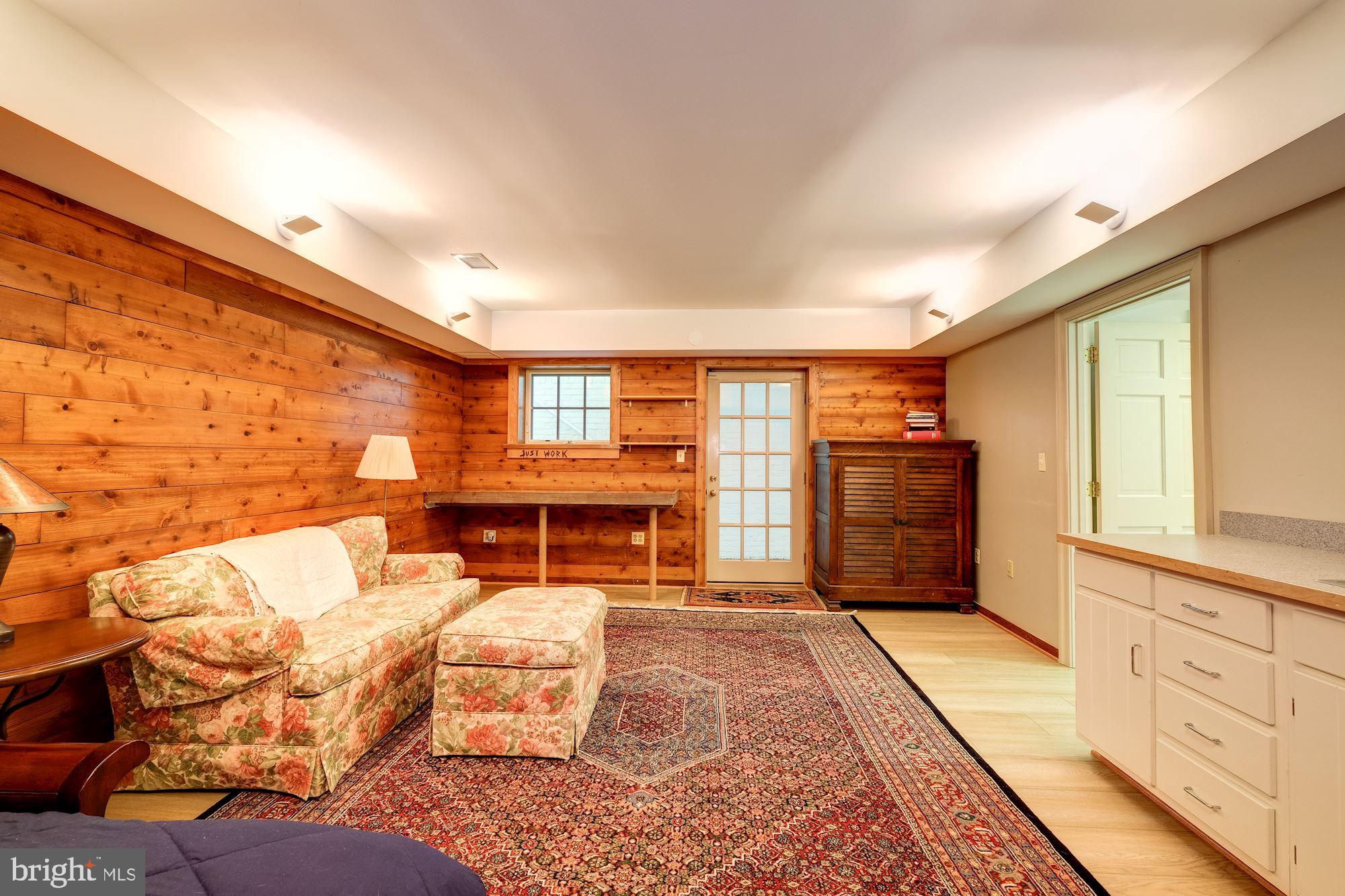 SHIRLEY WOODS - Residential