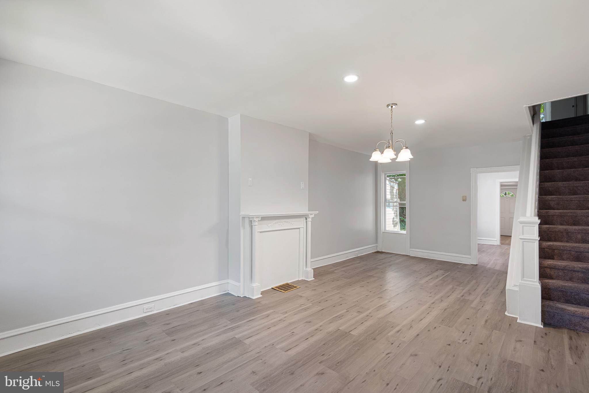815 VANDEVER AVENUE