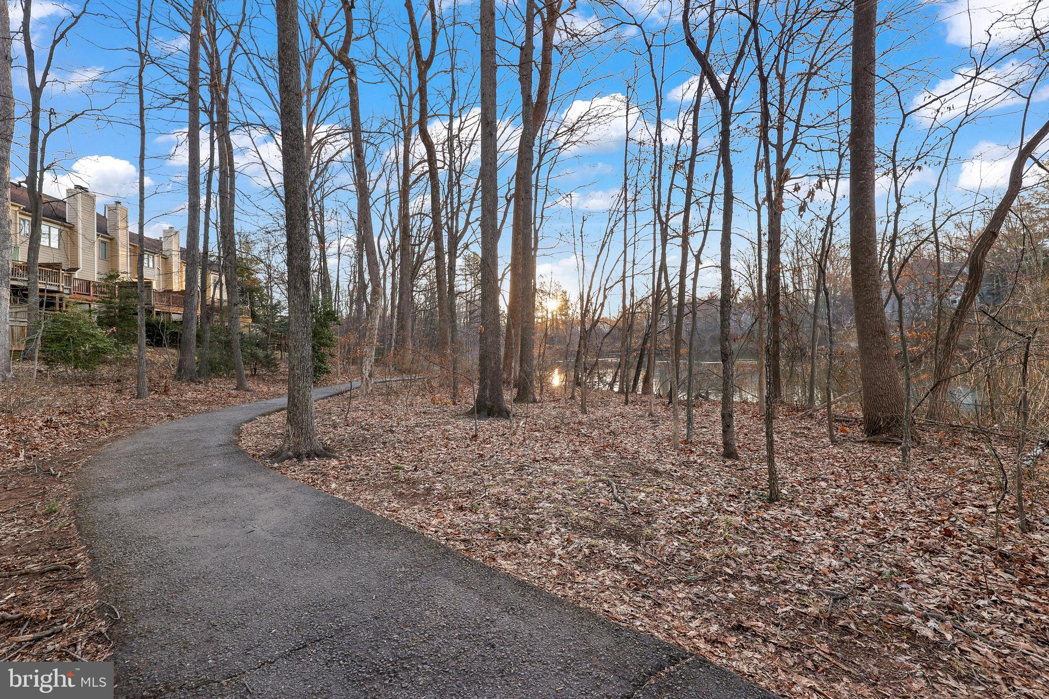 FAIR LAKES - Residential