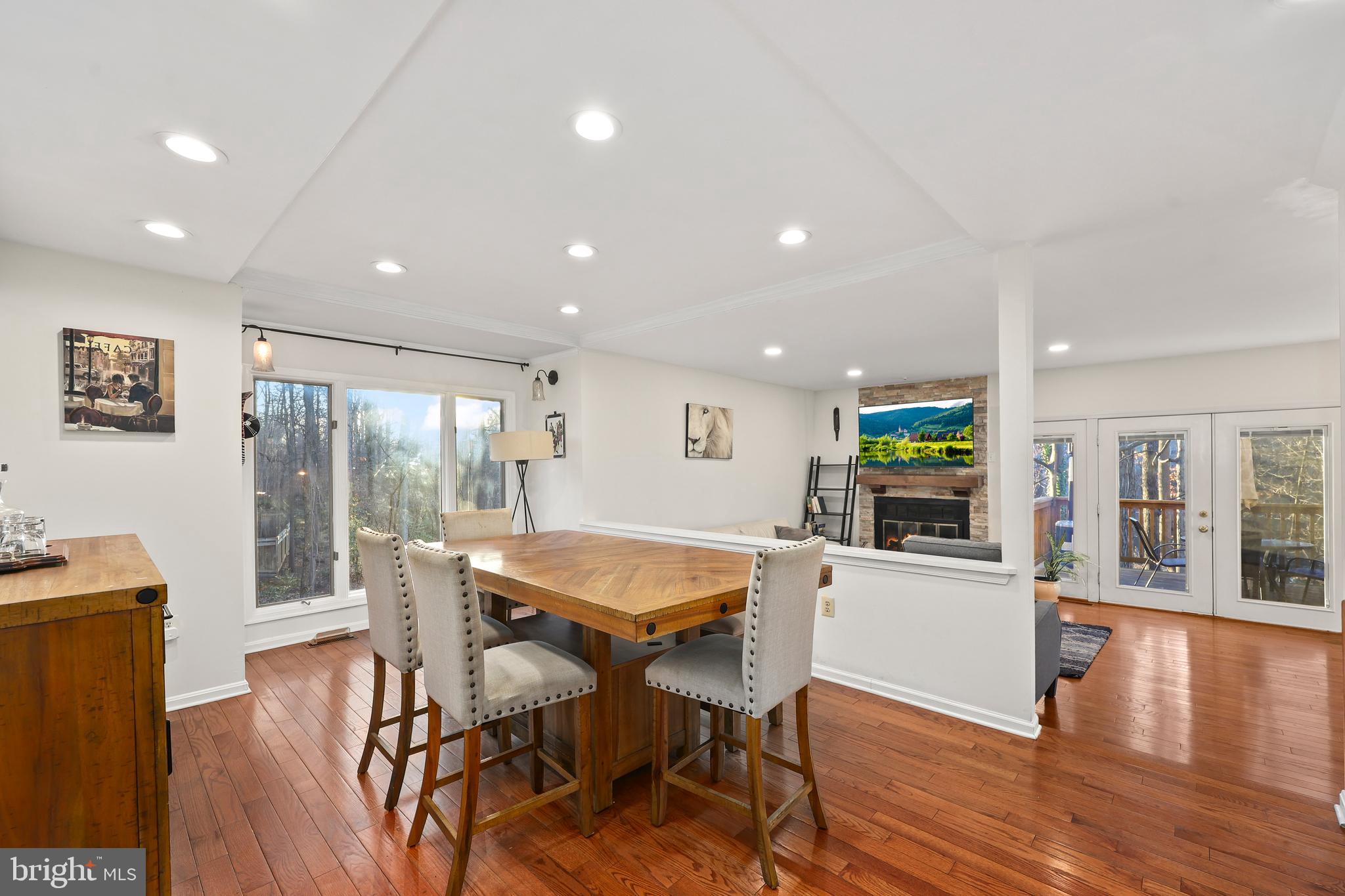 FAIR LAKES - Residential