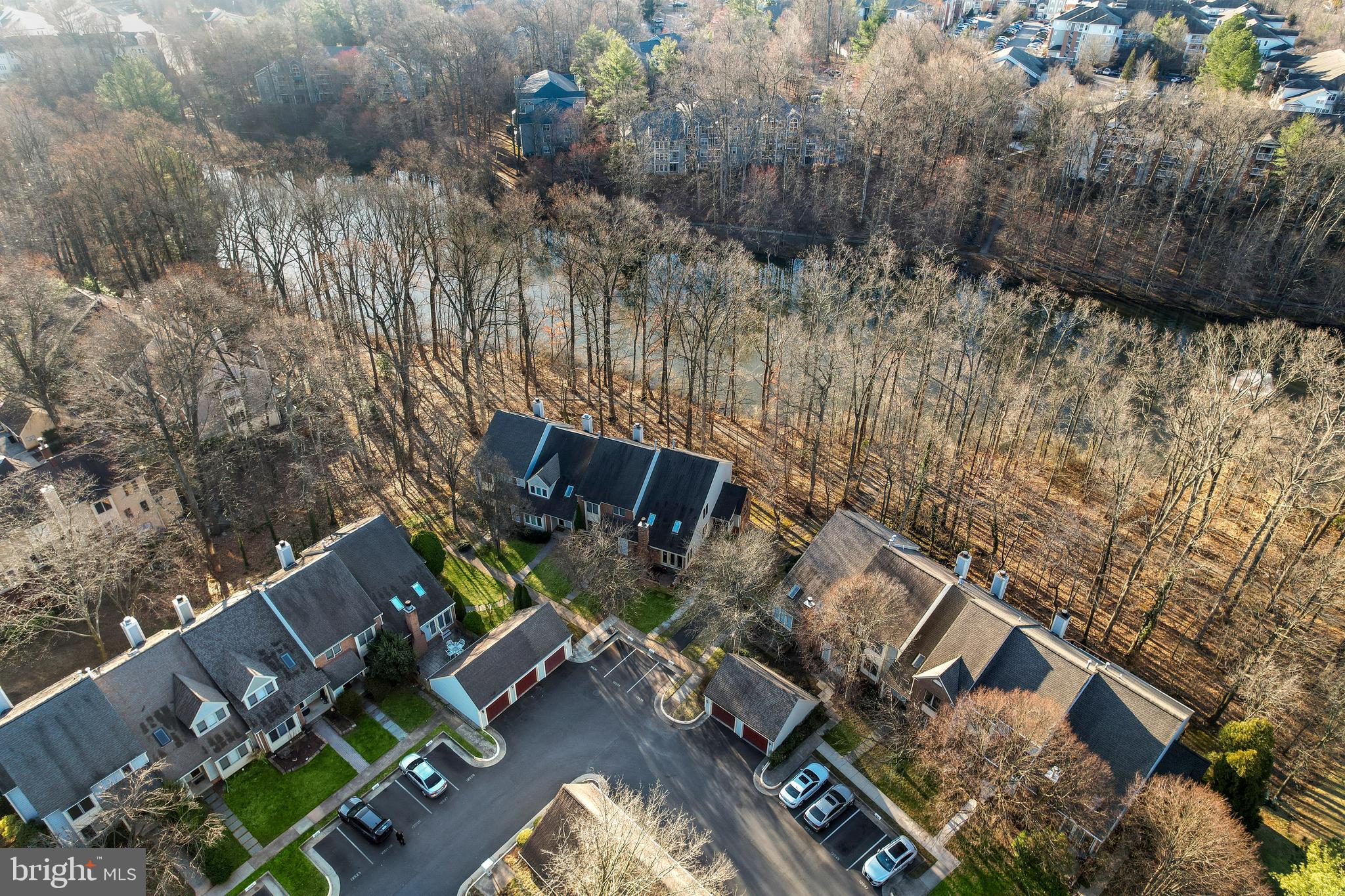 FAIR LAKES - Residential