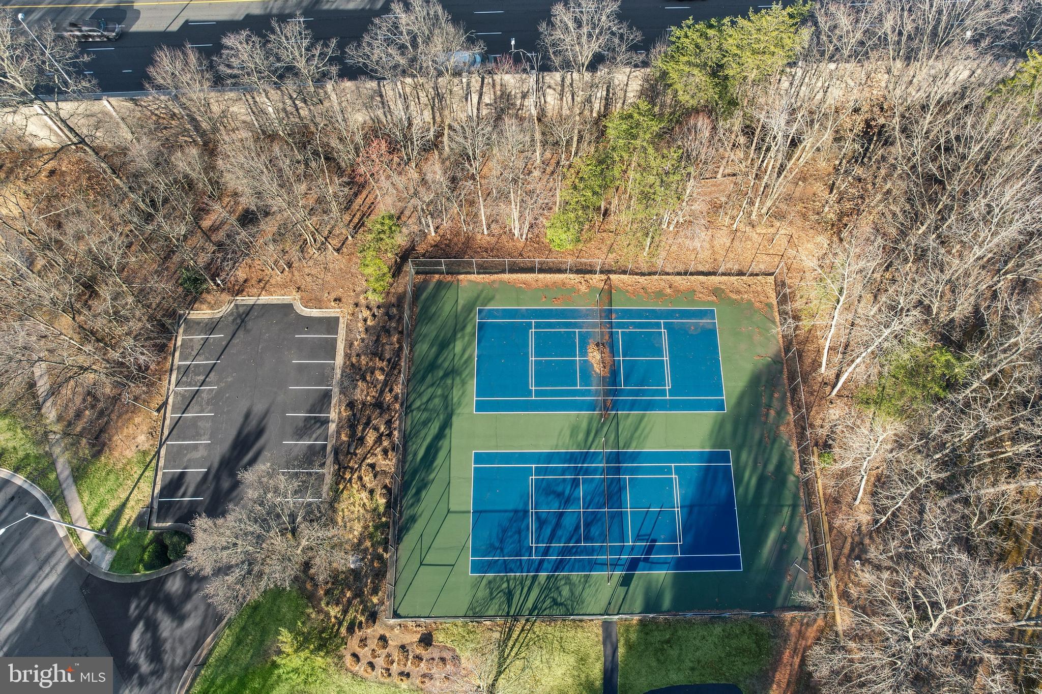 FAIR LAKES - Residential