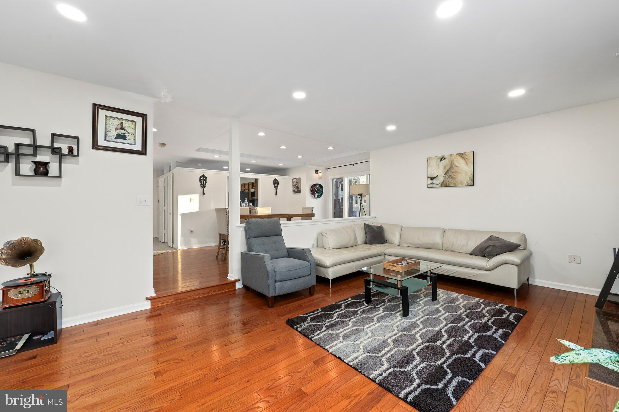 FAIR LAKES - Residential