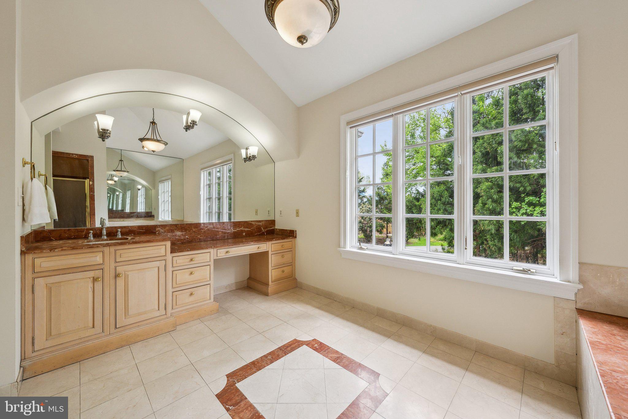 POTOMAC MANOR - Residential