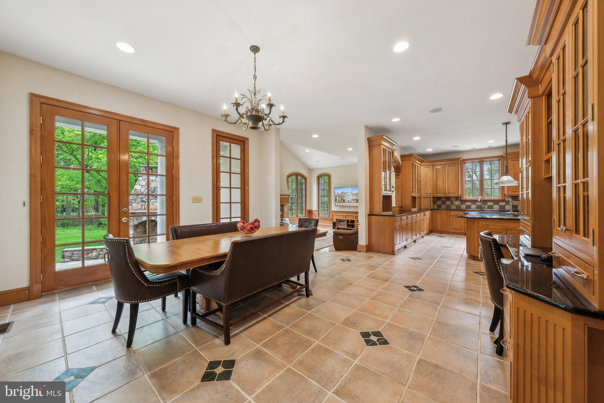 POTOMAC MANOR - Residential