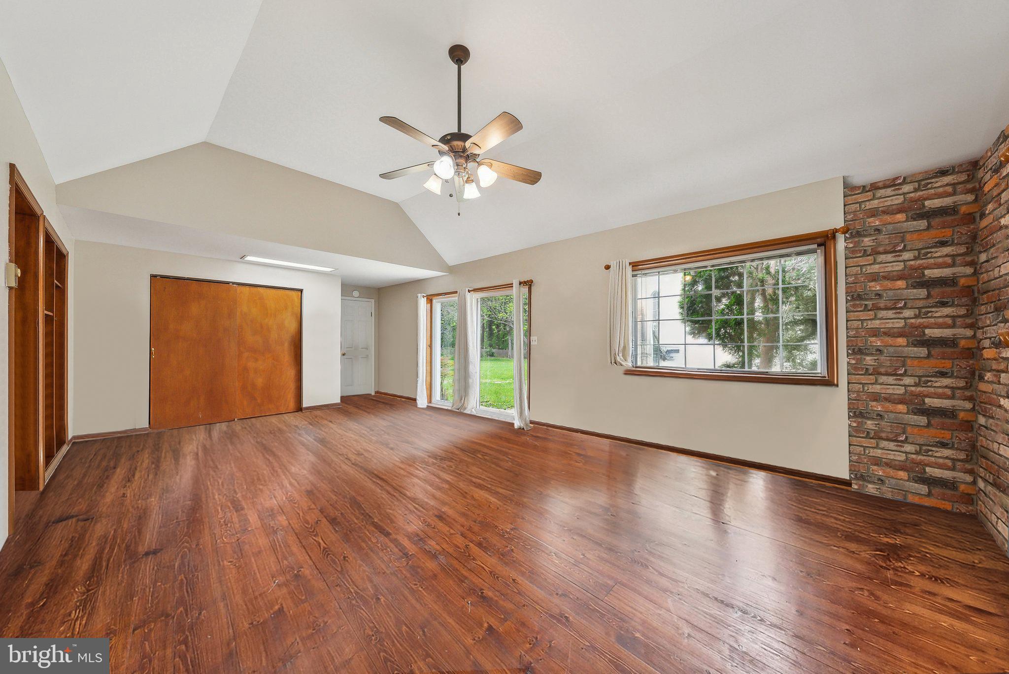 POTOMAC MANOR - Residential