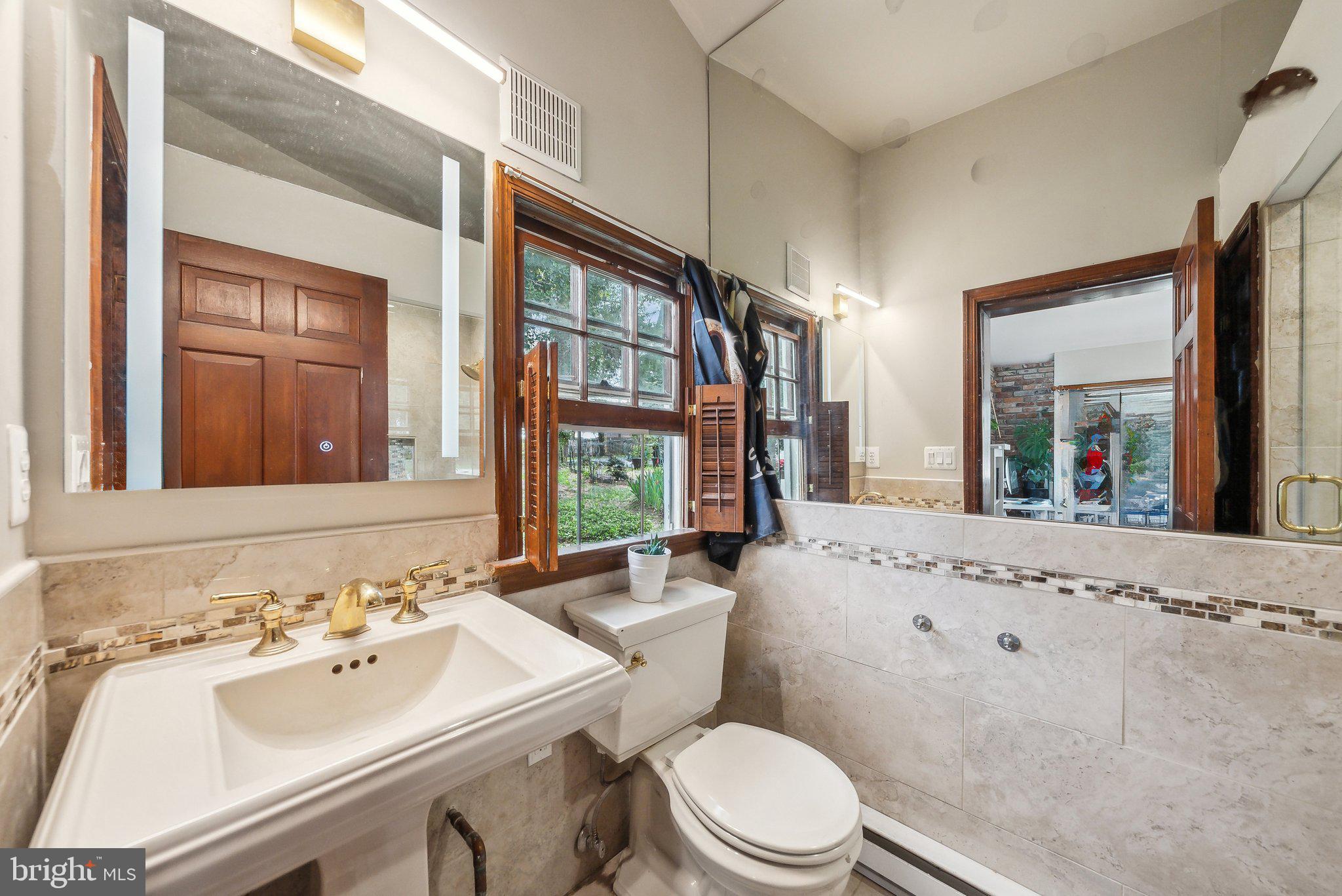 POTOMAC MANOR - Residential