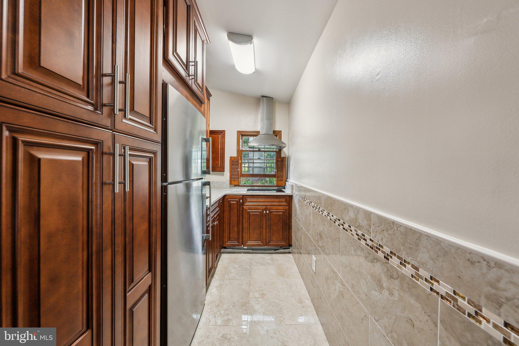 POTOMAC MANOR - Residential