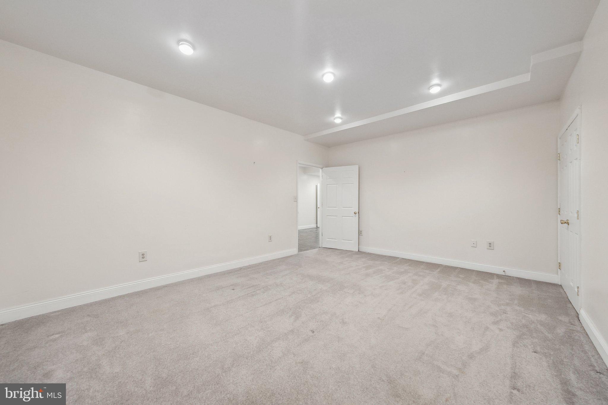 POTOMAC MANOR - Residential