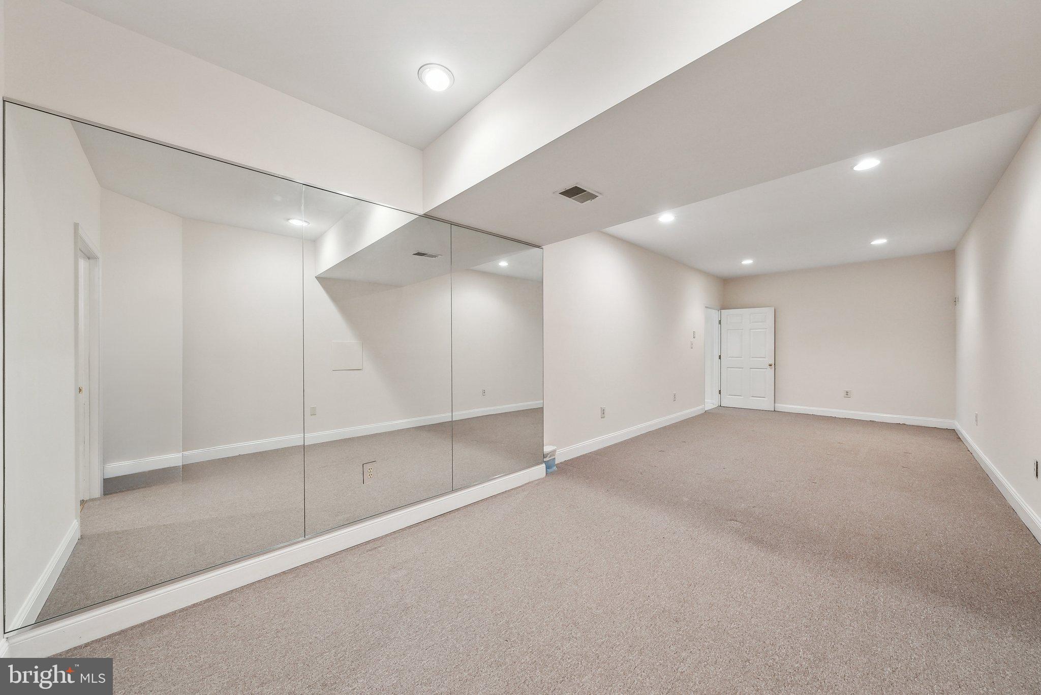 POTOMAC MANOR - Residential