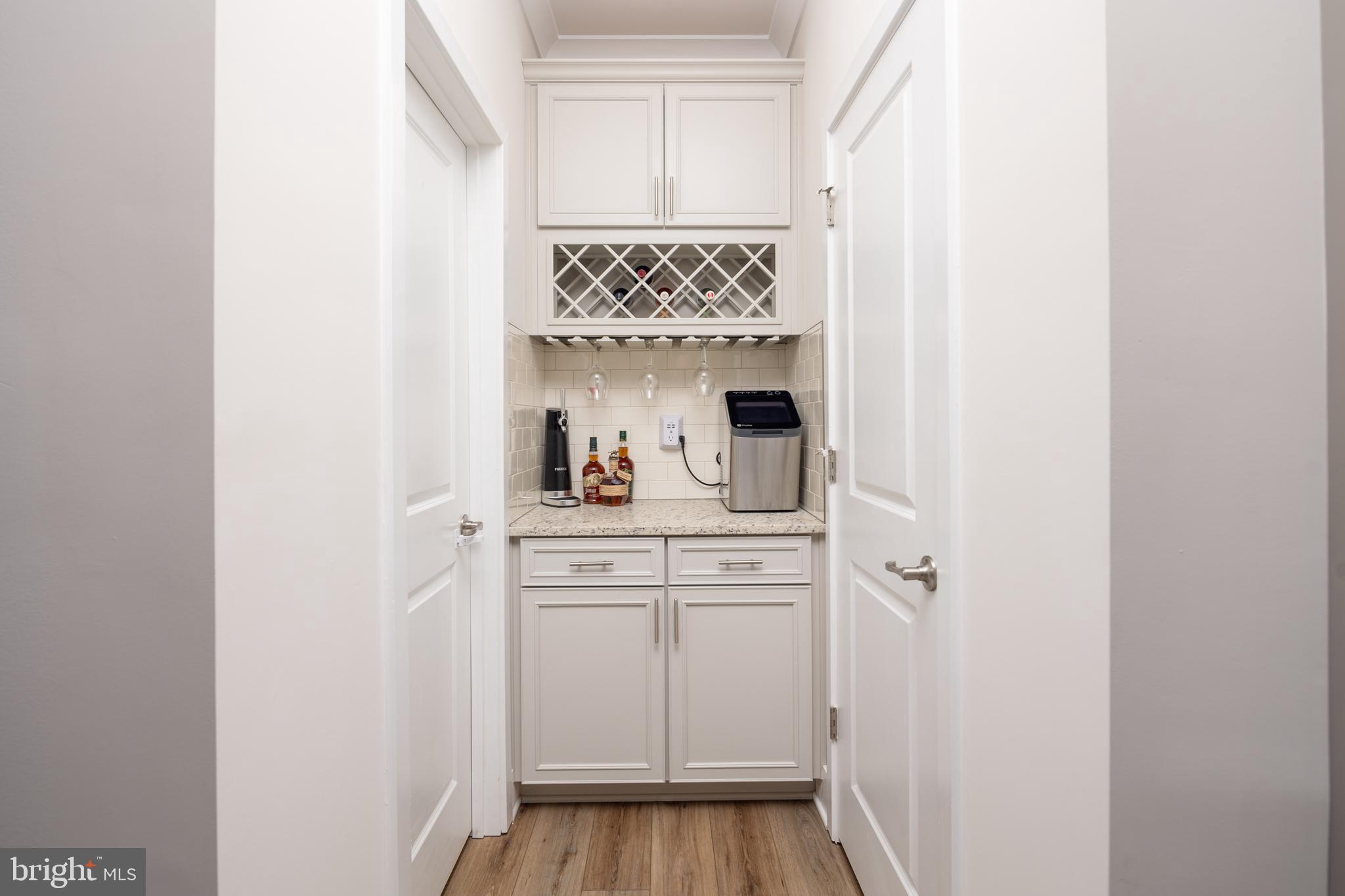 TANYARD SHORES - Residential