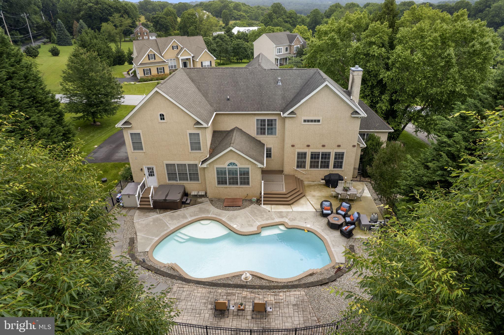 2 WINDSOR COURT