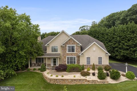 2 WINDSOR COURT LANDENBERG PA 19350