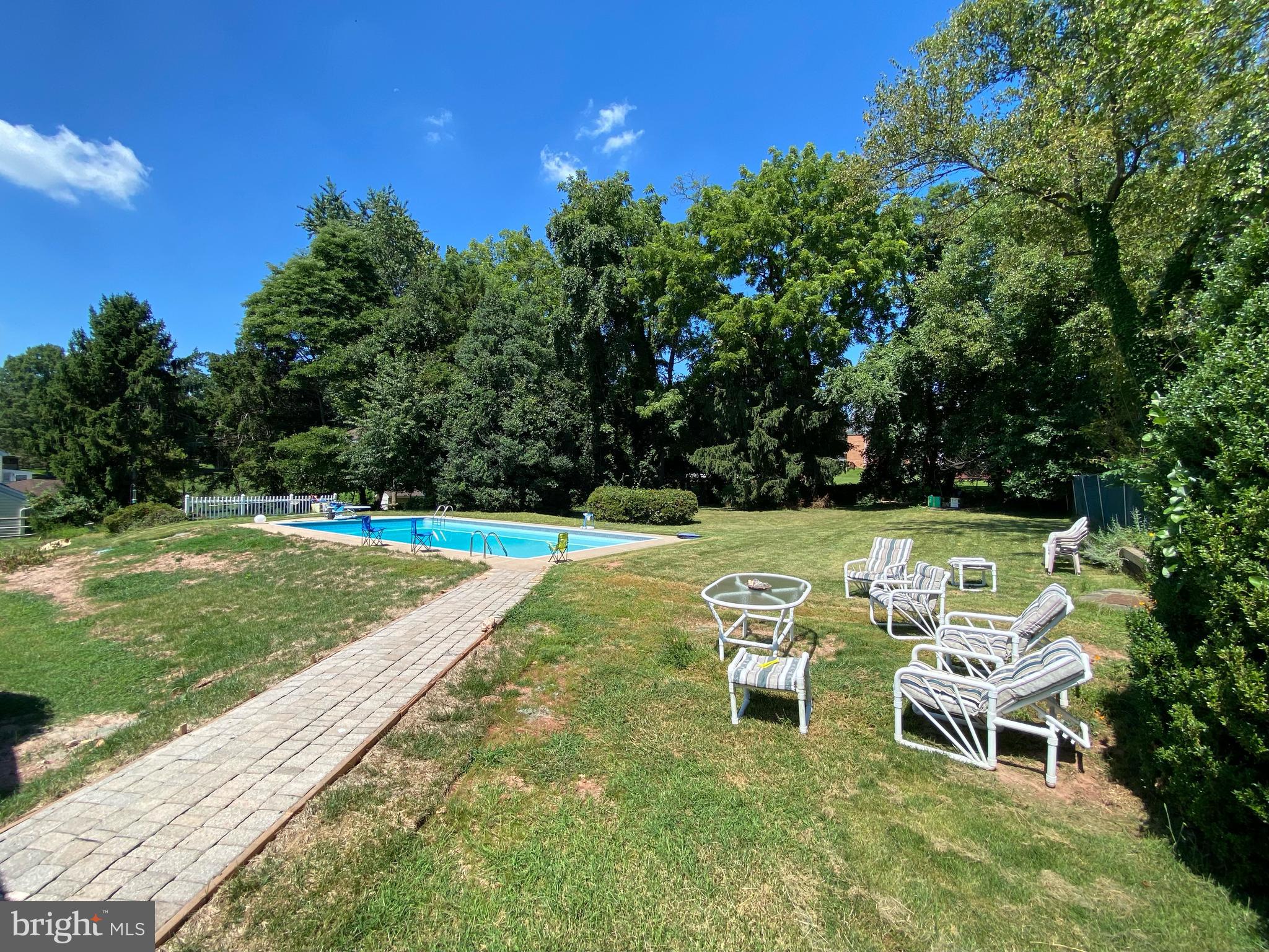 MEADOWOOD - Residential