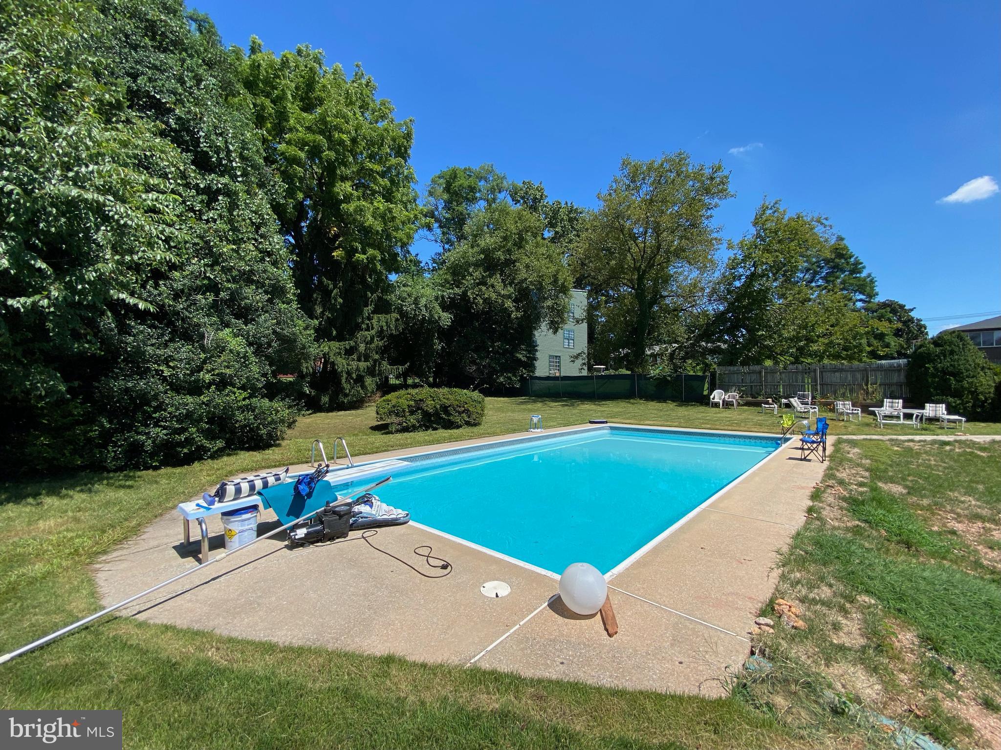 MEADOWOOD - Residential