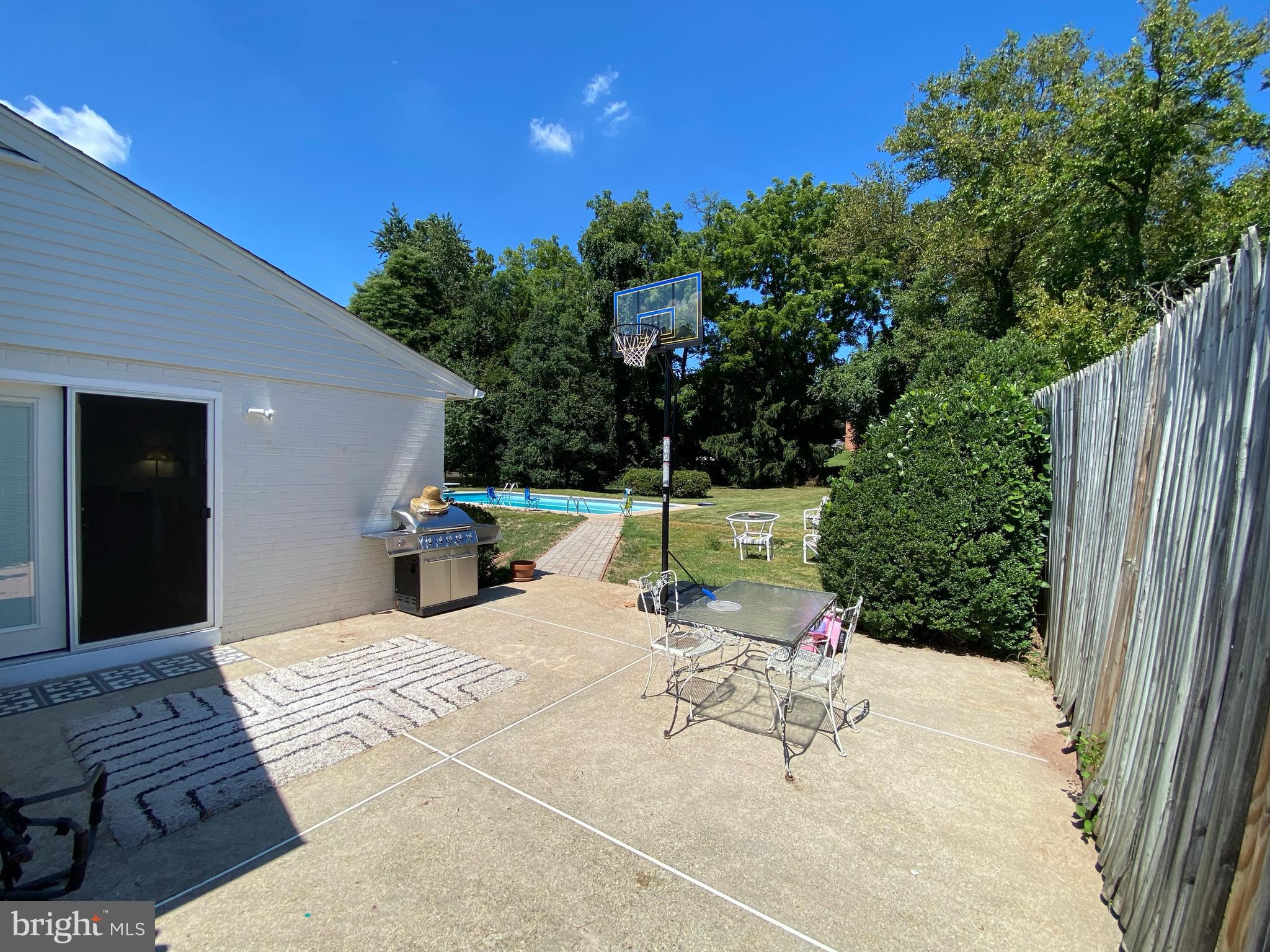 MEADOWOOD - Residential