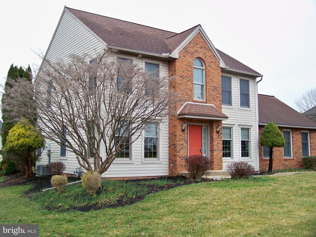 Photo of 339 Portland Place, LITITZ, PA 17543 (MLS # PALA2085232)