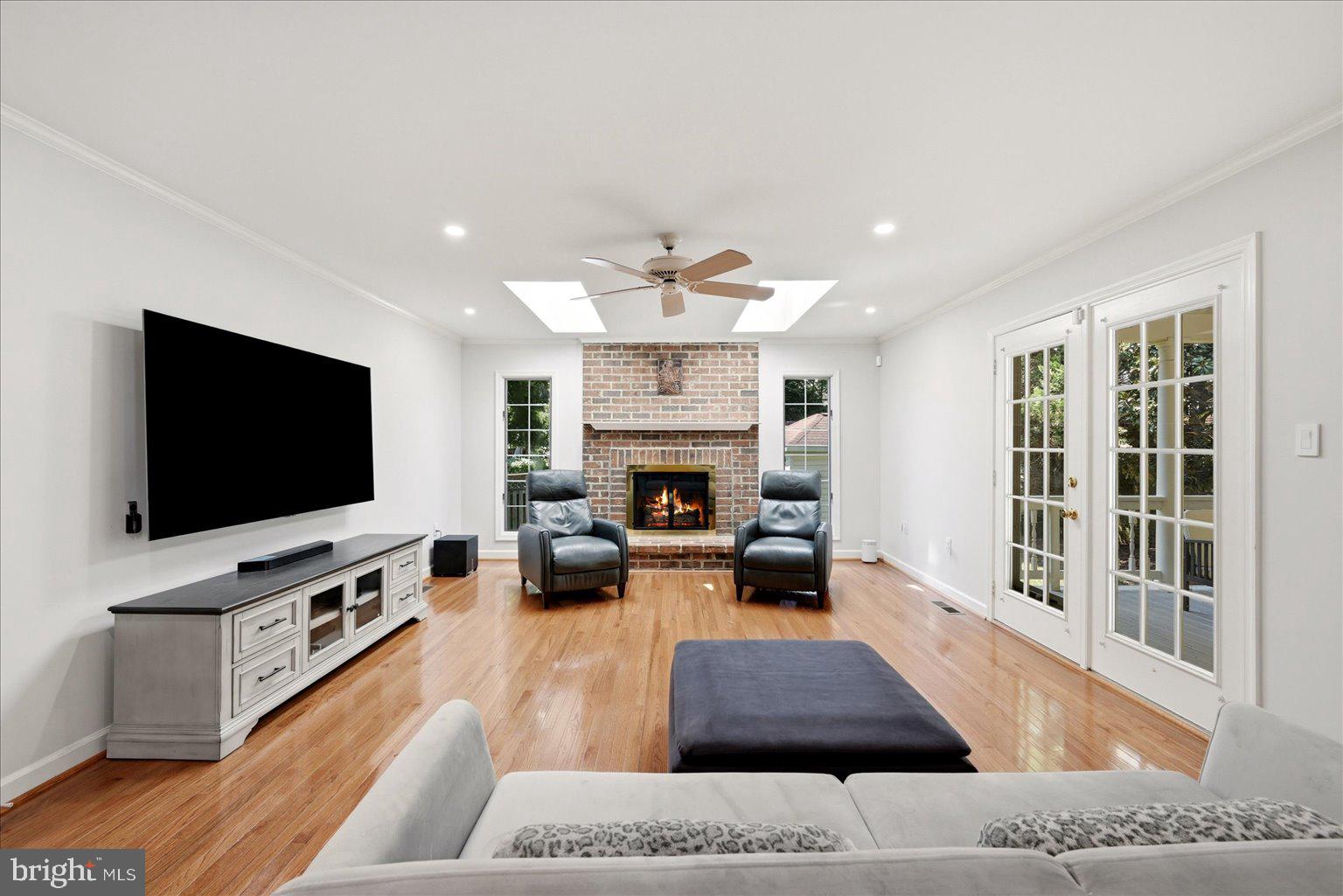 8814 SURREY COURT