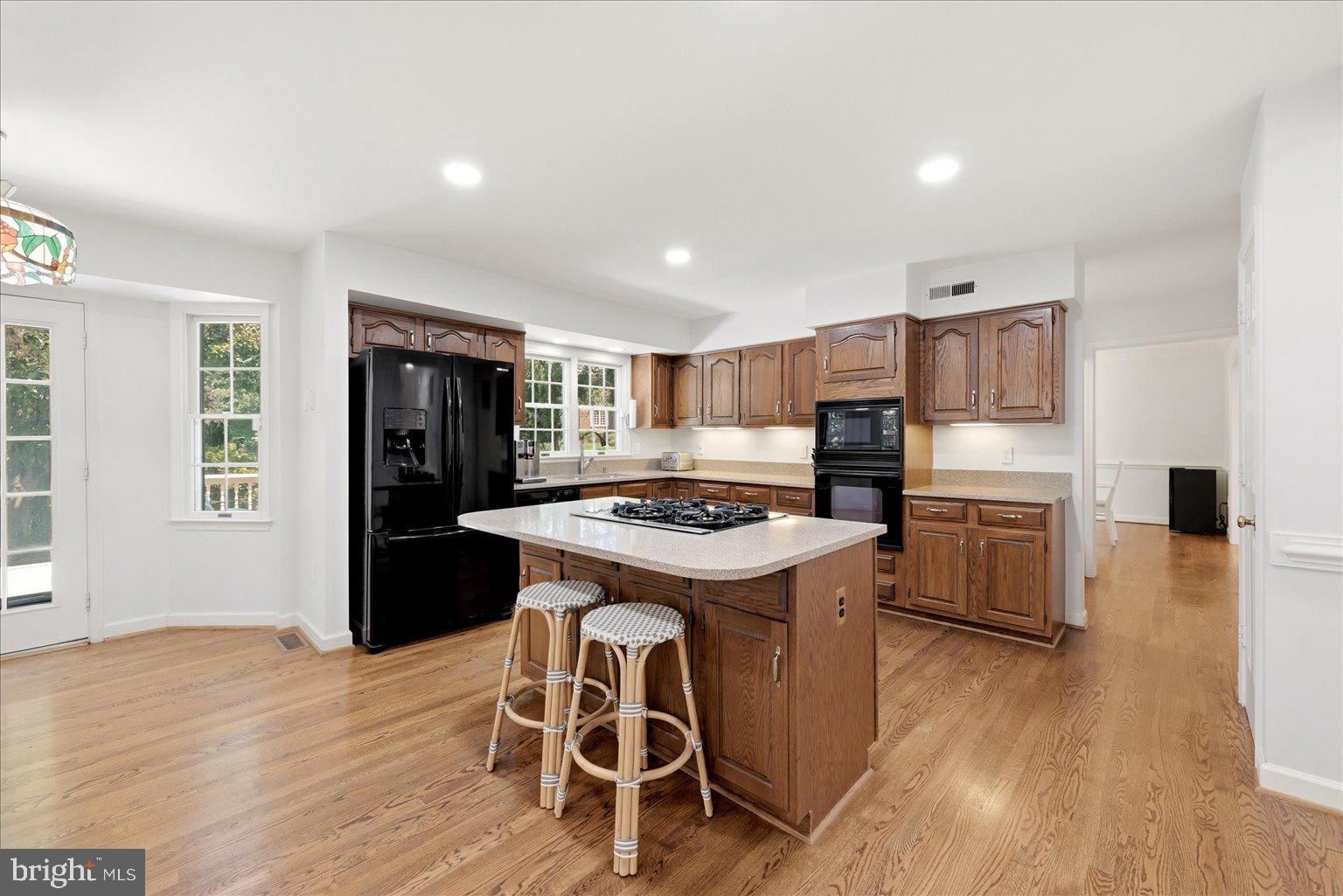 8814 SURREY COURT