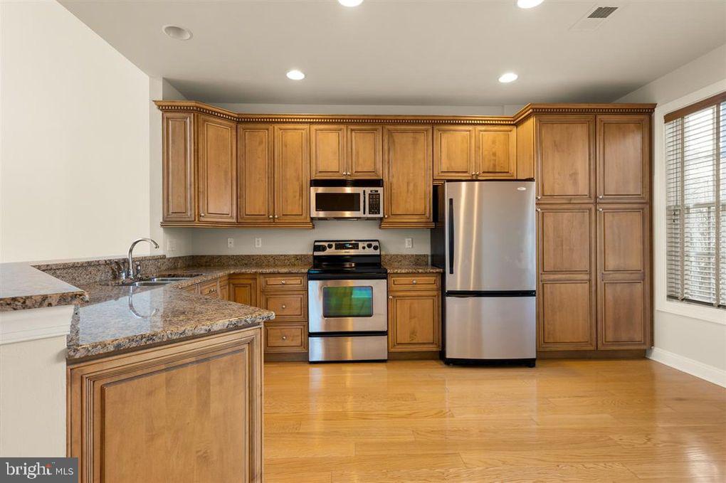 809 TURNBERRY COURT 809 TURNBERRY COURT