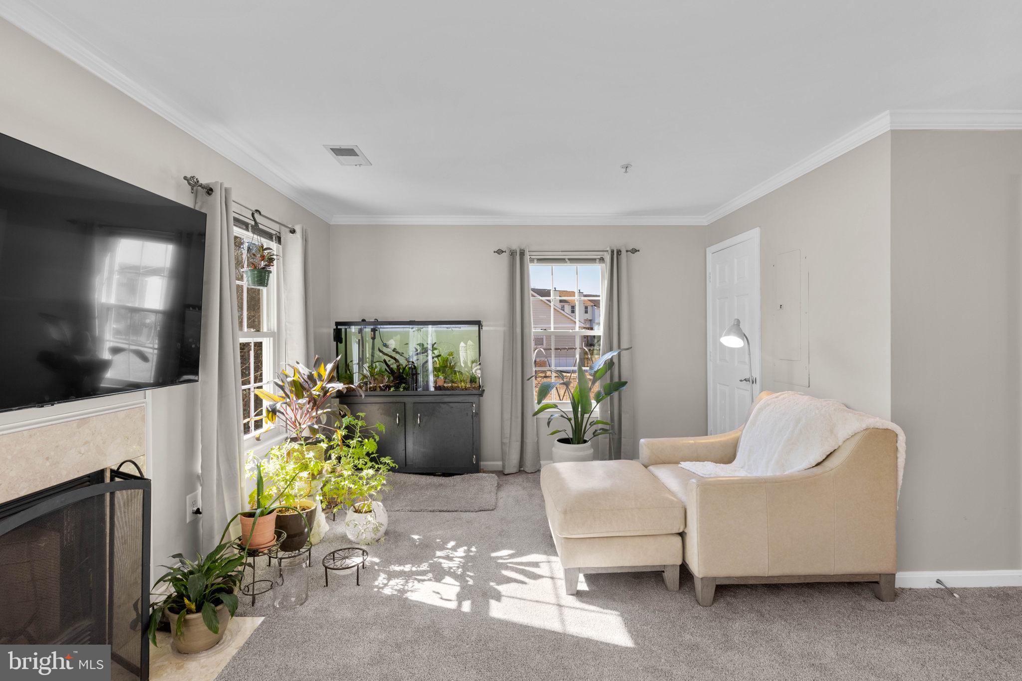 APPLEGATE CONDO - Residential