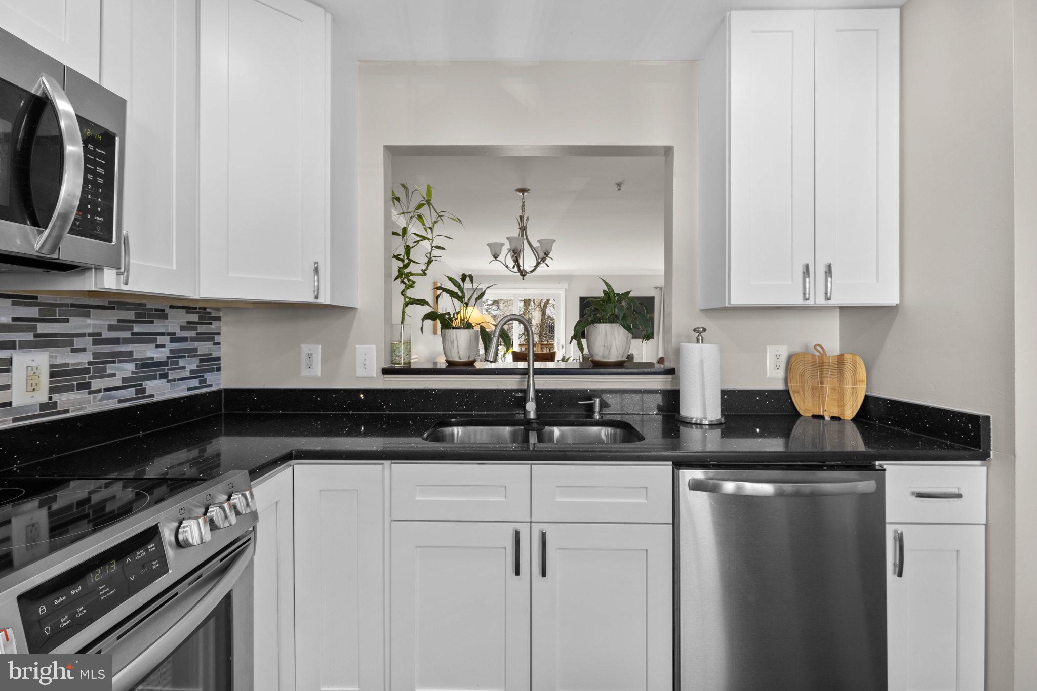 APPLEGATE CONDO - Residential