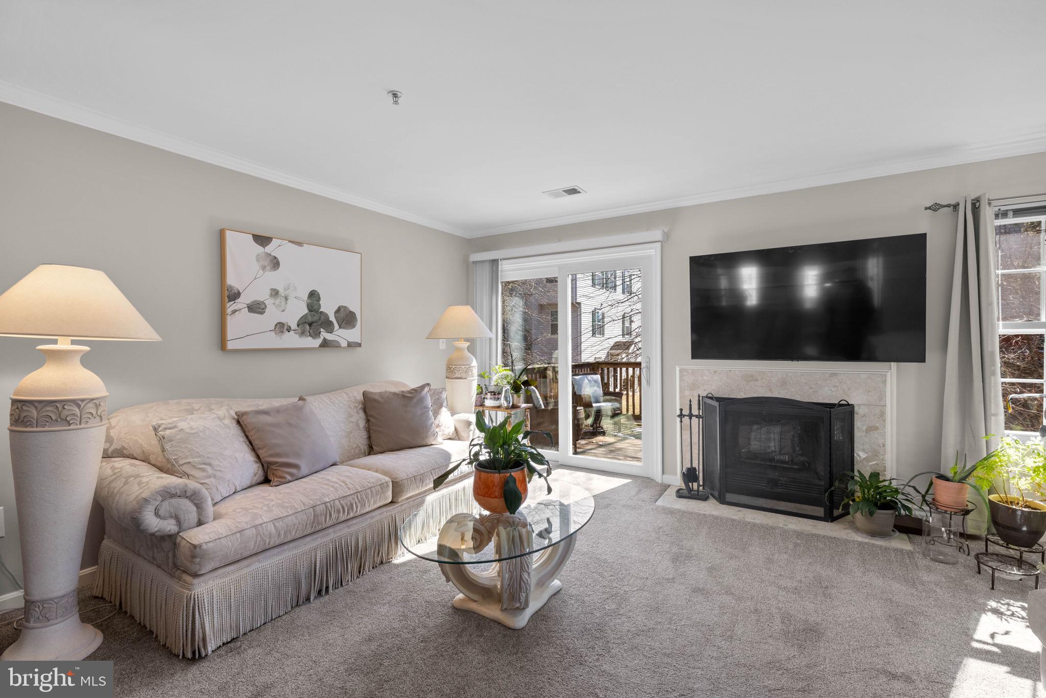 APPLEGATE CONDO - Residential