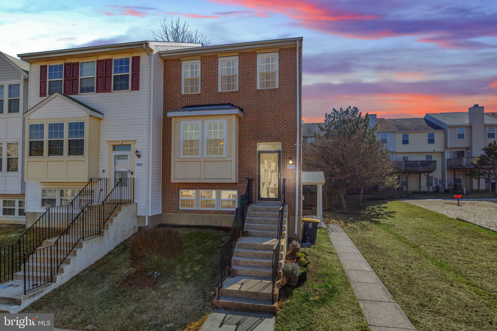 APPLEGATE CONDO - Residential