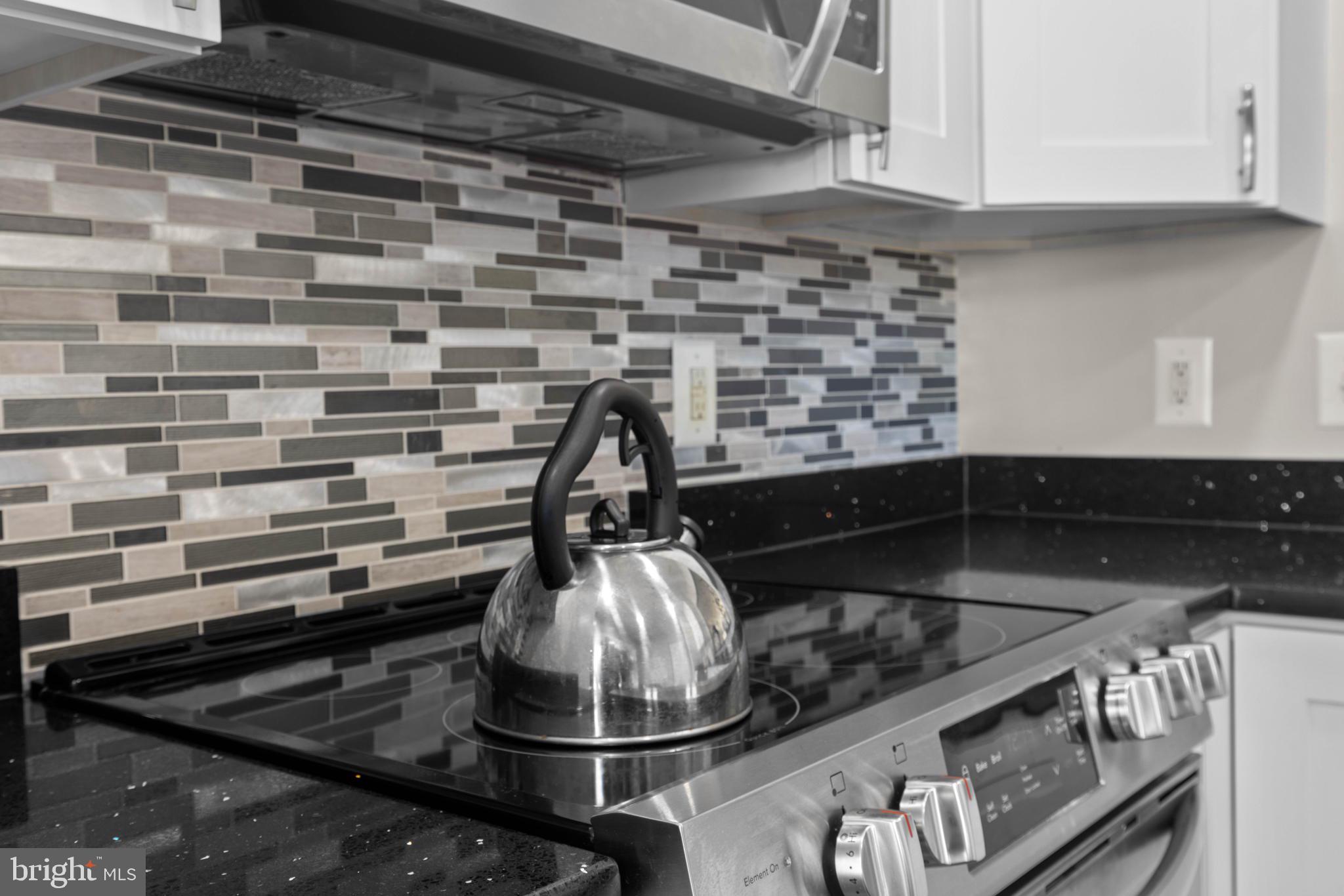 APPLEGATE CONDO - Residential