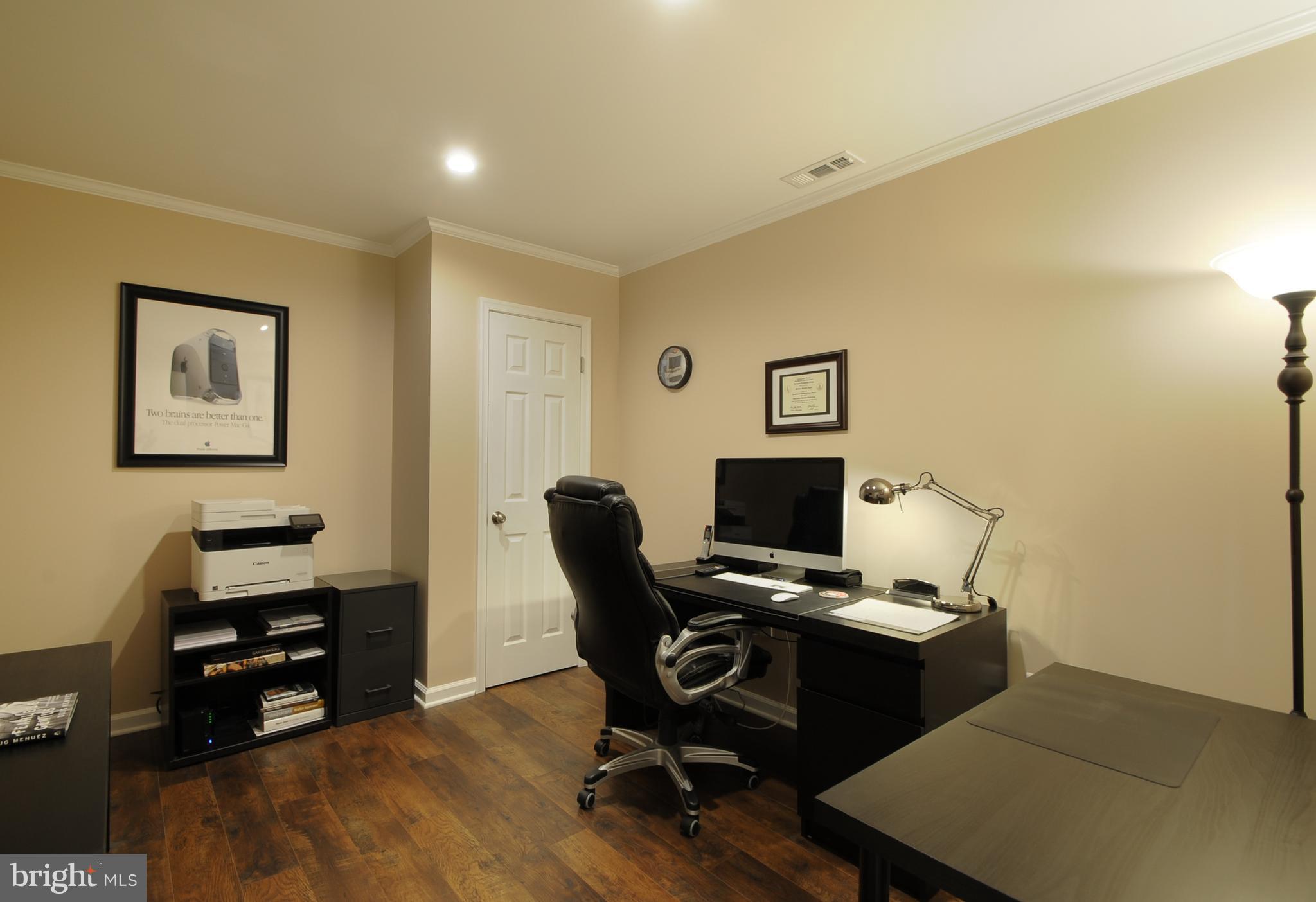 SUNNINGDALE MEADOWS - Residential