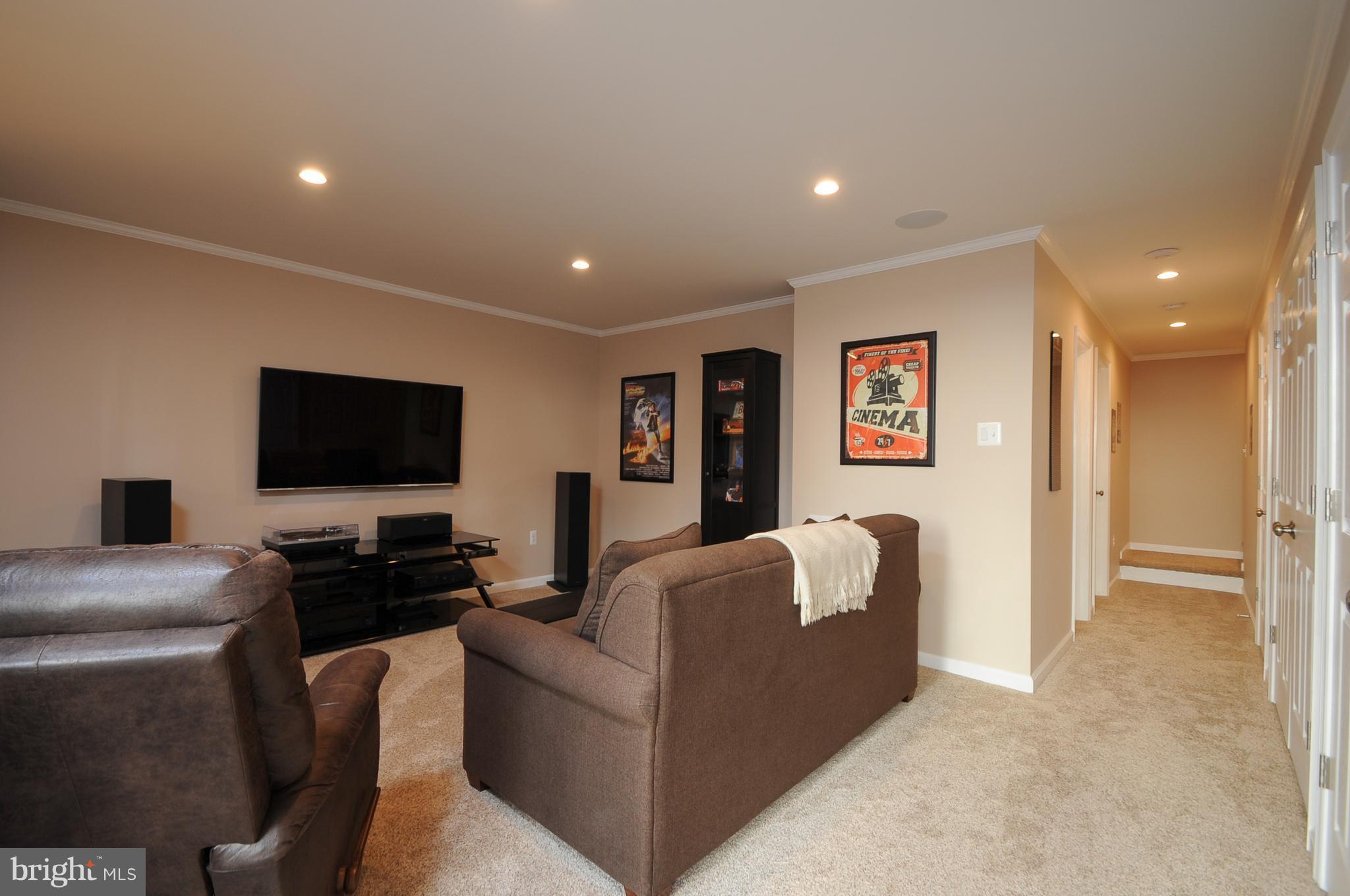 SUNNINGDALE MEADOWS - Residential