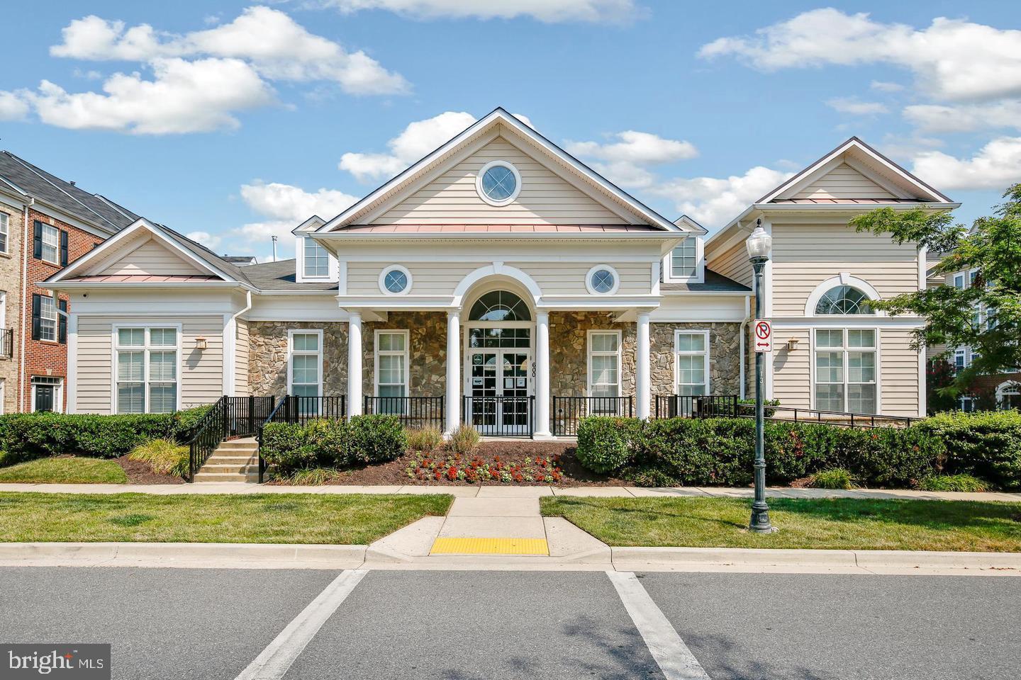 HIDDEN CREEK - Residential