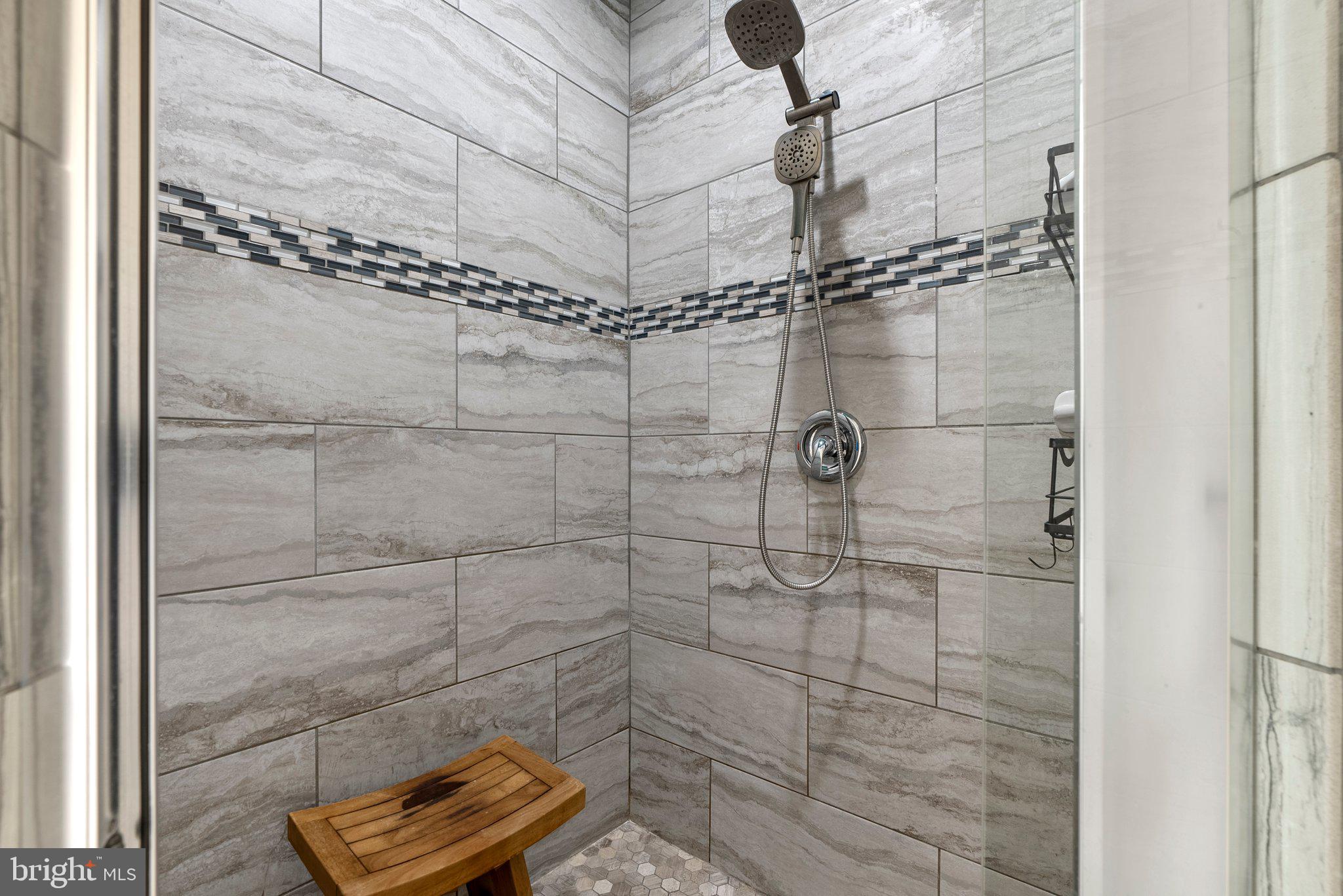 HIDDEN CREEK - Residential