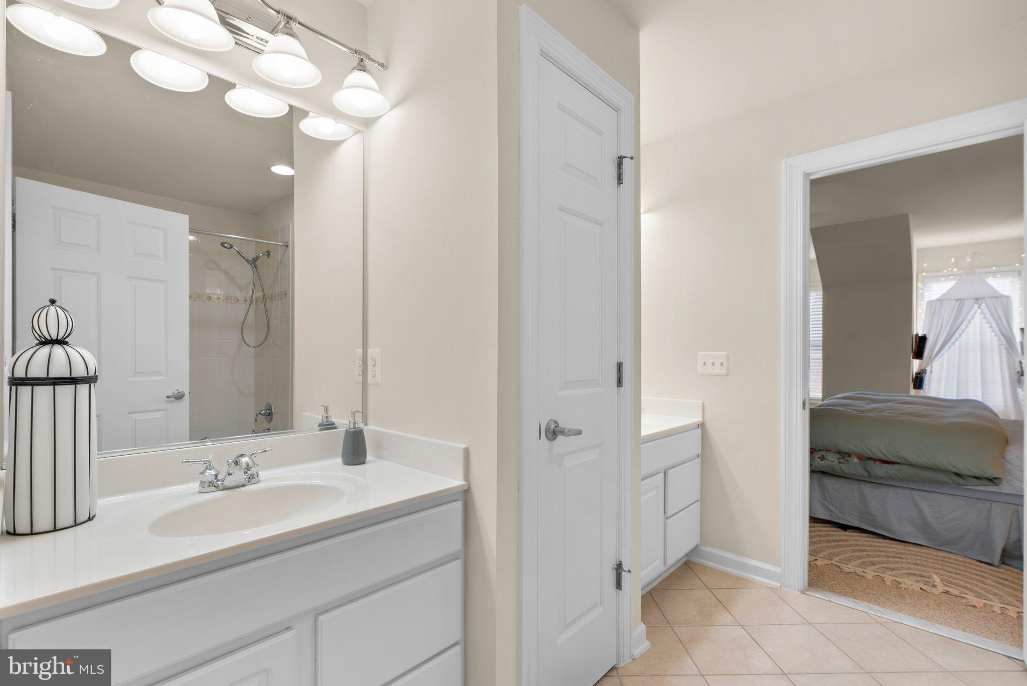 HIDDEN CREEK - Residential